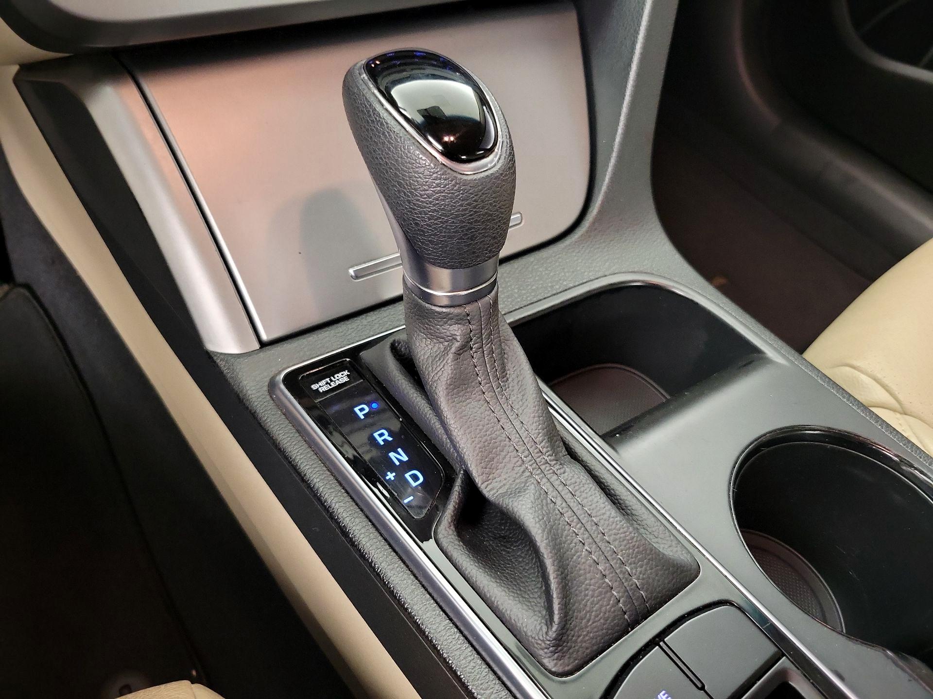 Thumbnail: 2015 Hyundai Sonata - 17