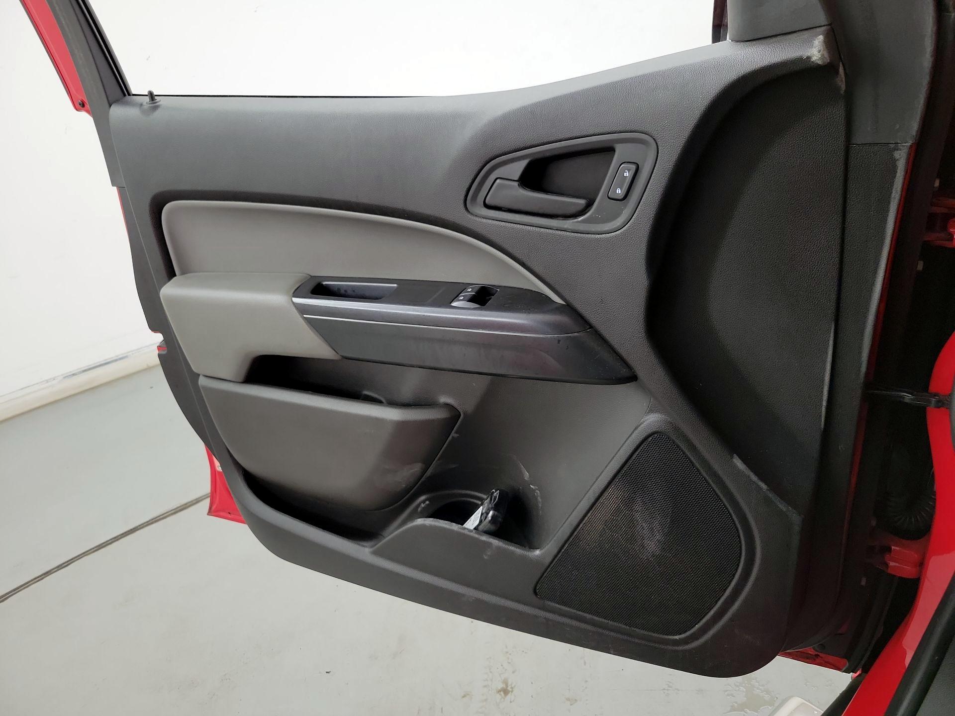 Thumbnail: 2017 Chevrolet Colorado - 12