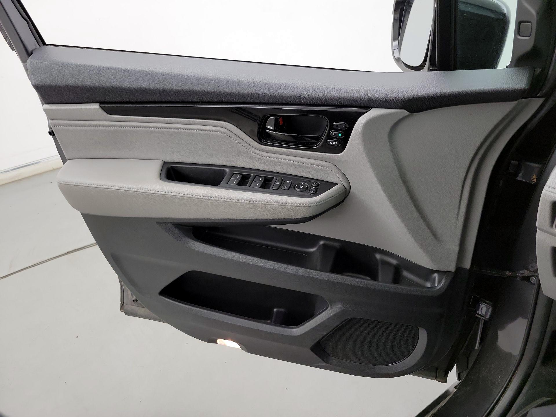 Thumbnail: 2019 Honda Odyssey - 12