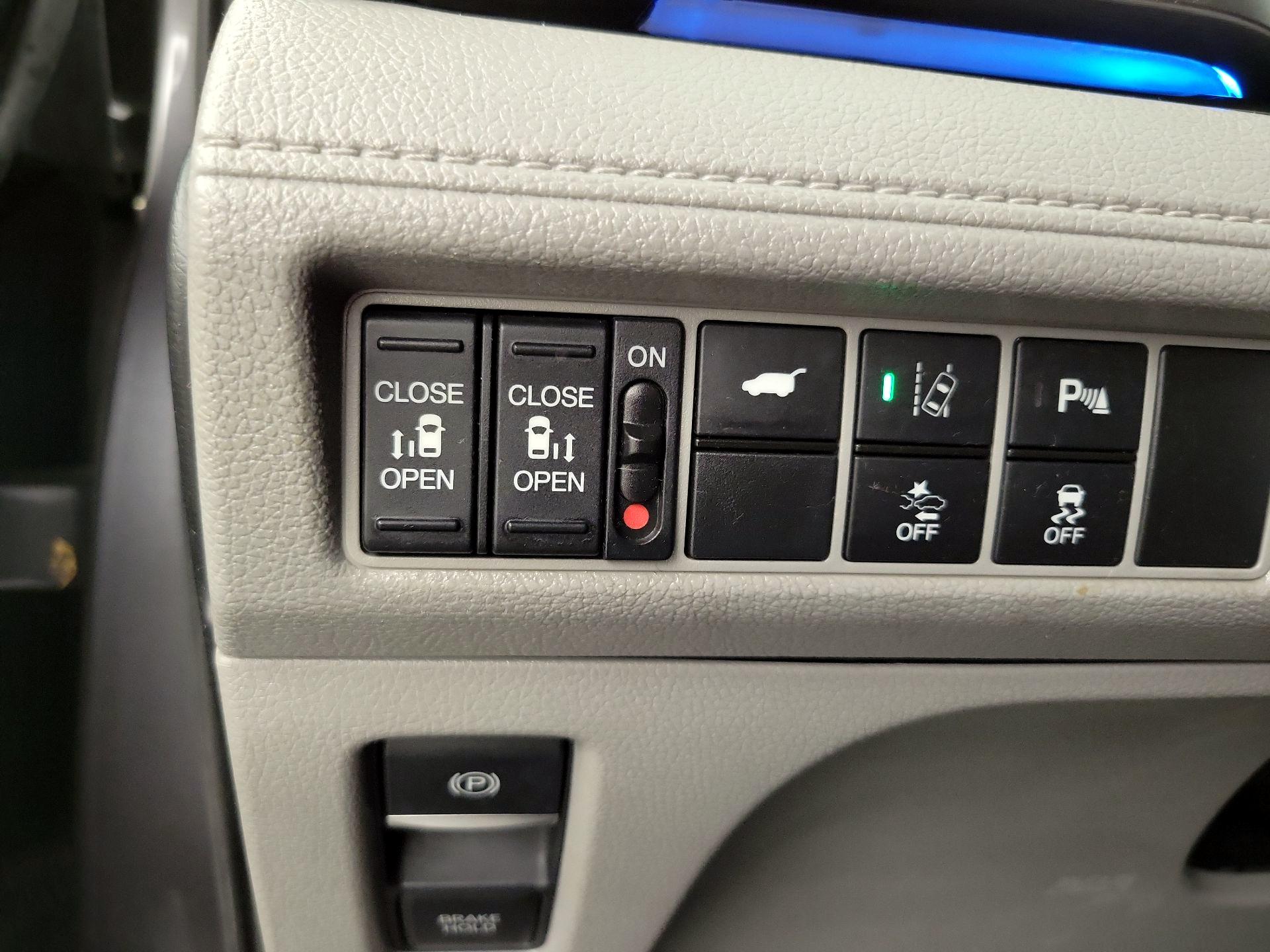 Thumbnail: 2019 Honda Odyssey - 13