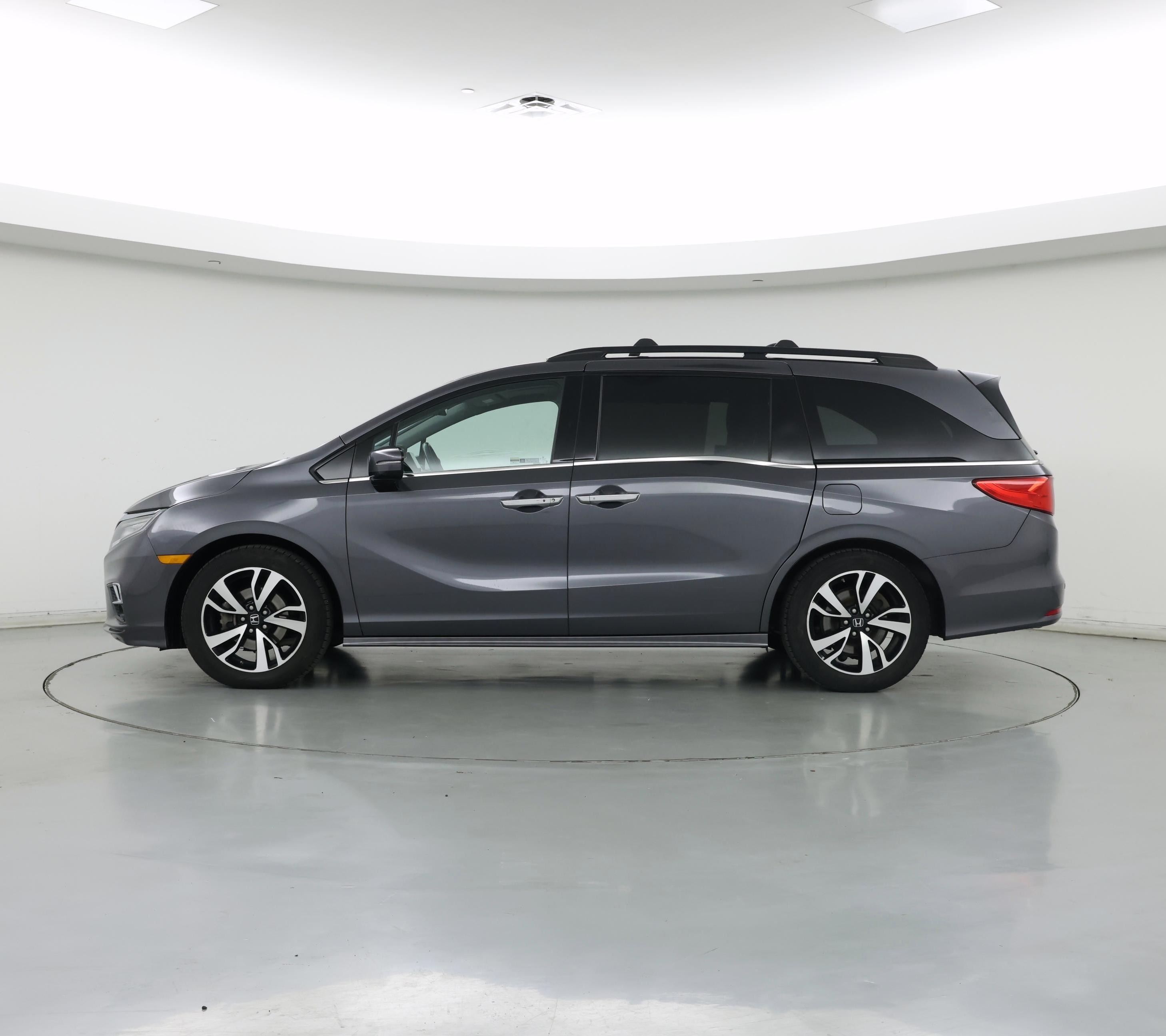 Thumbnail: 2019 Honda Odyssey - 3