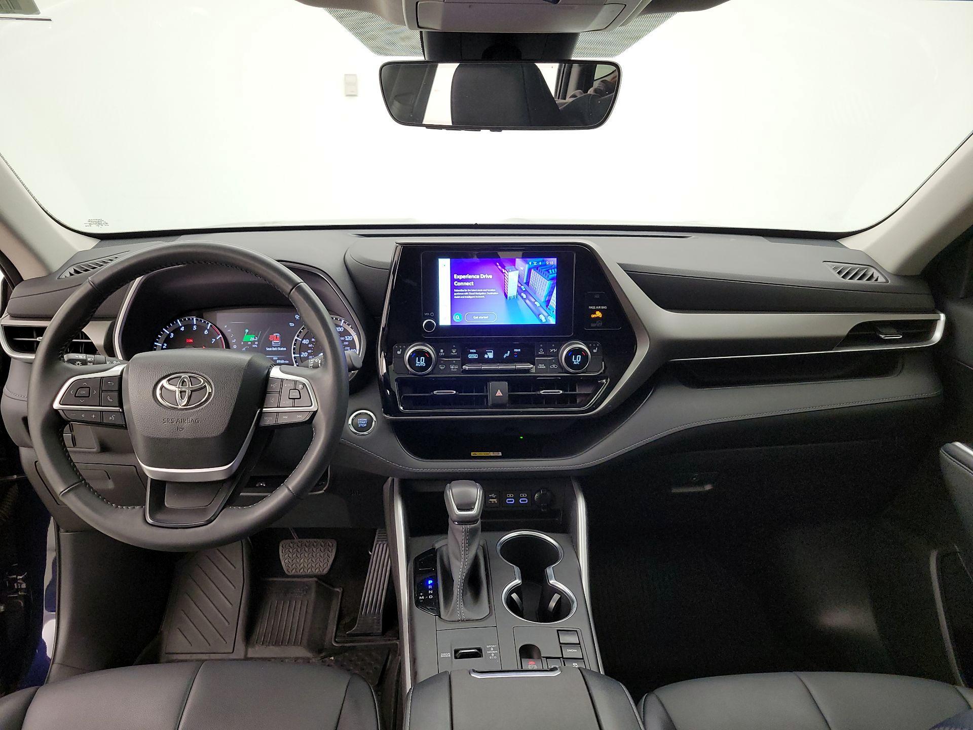 Thumbnail: 2023 Toyota Highlander - 9