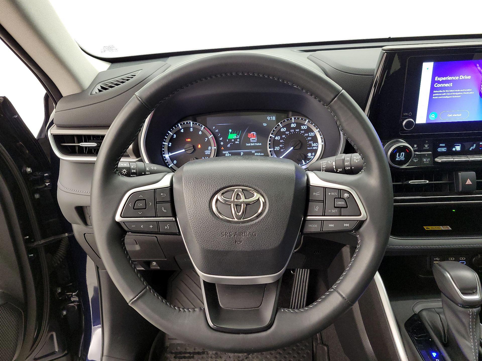 Thumbnail: 2023 Toyota Highlander - 10