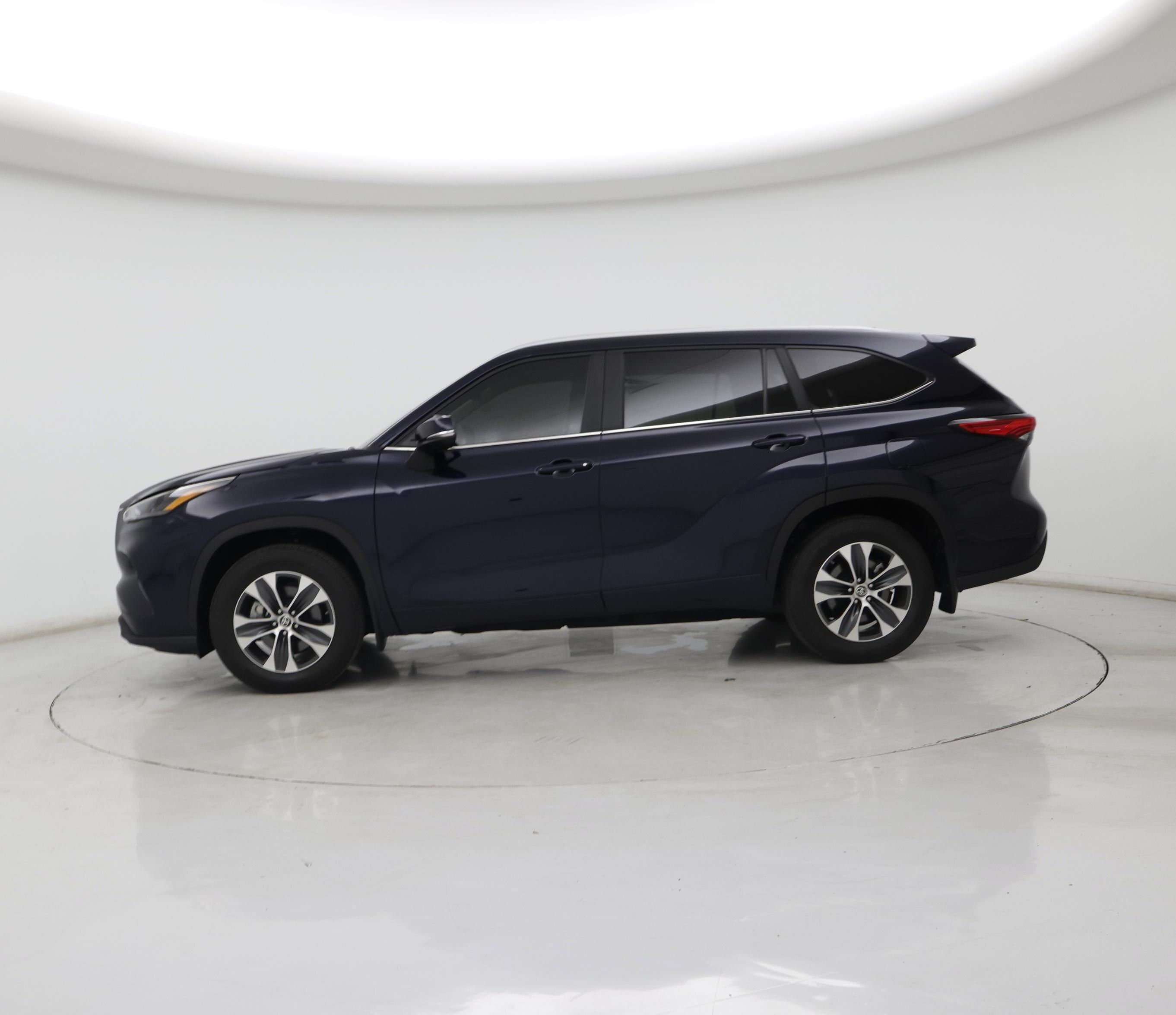 Thumbnail: 2023 Toyota Highlander - 3