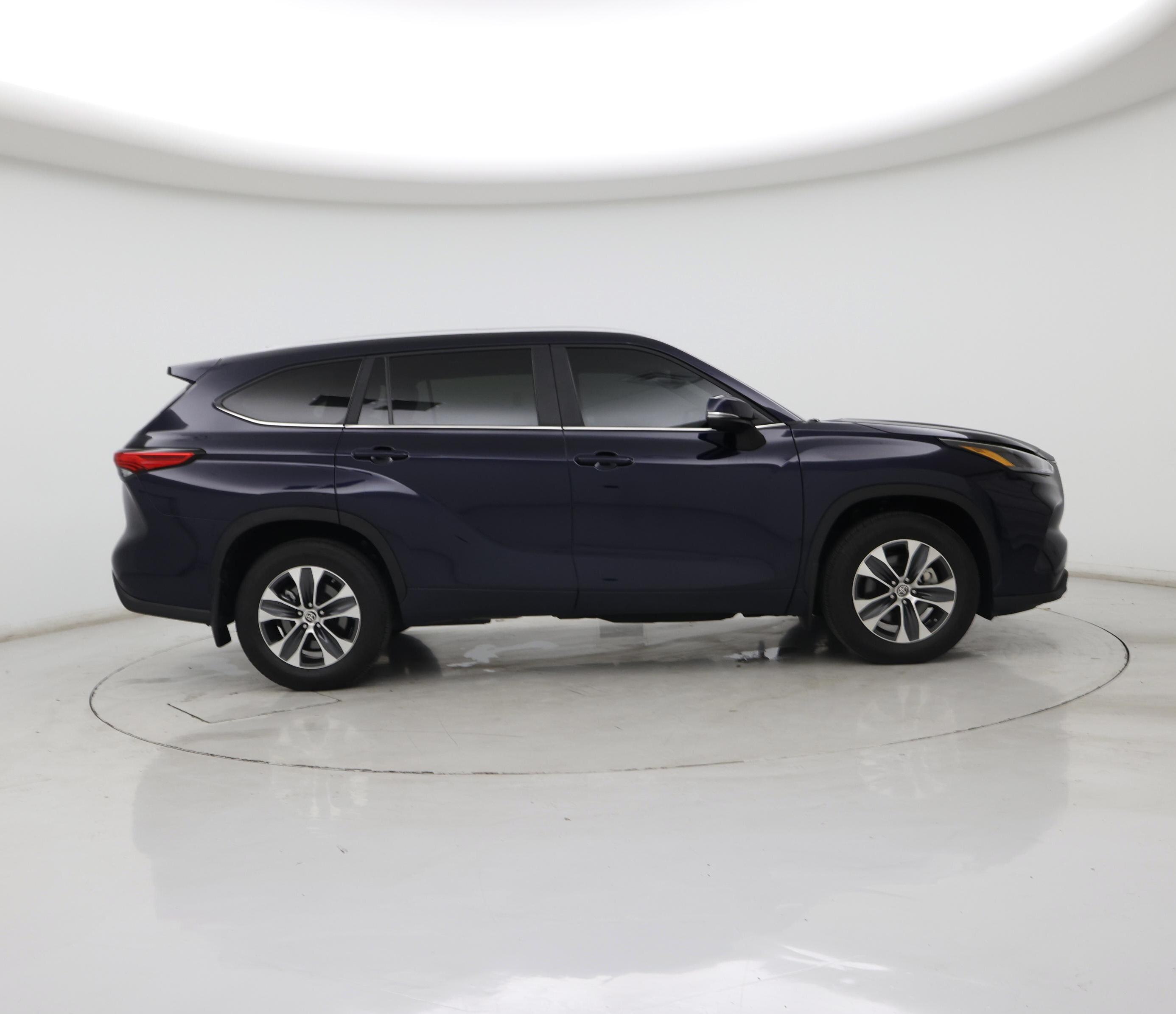 Thumbnail: 2023 Toyota Highlander - 7