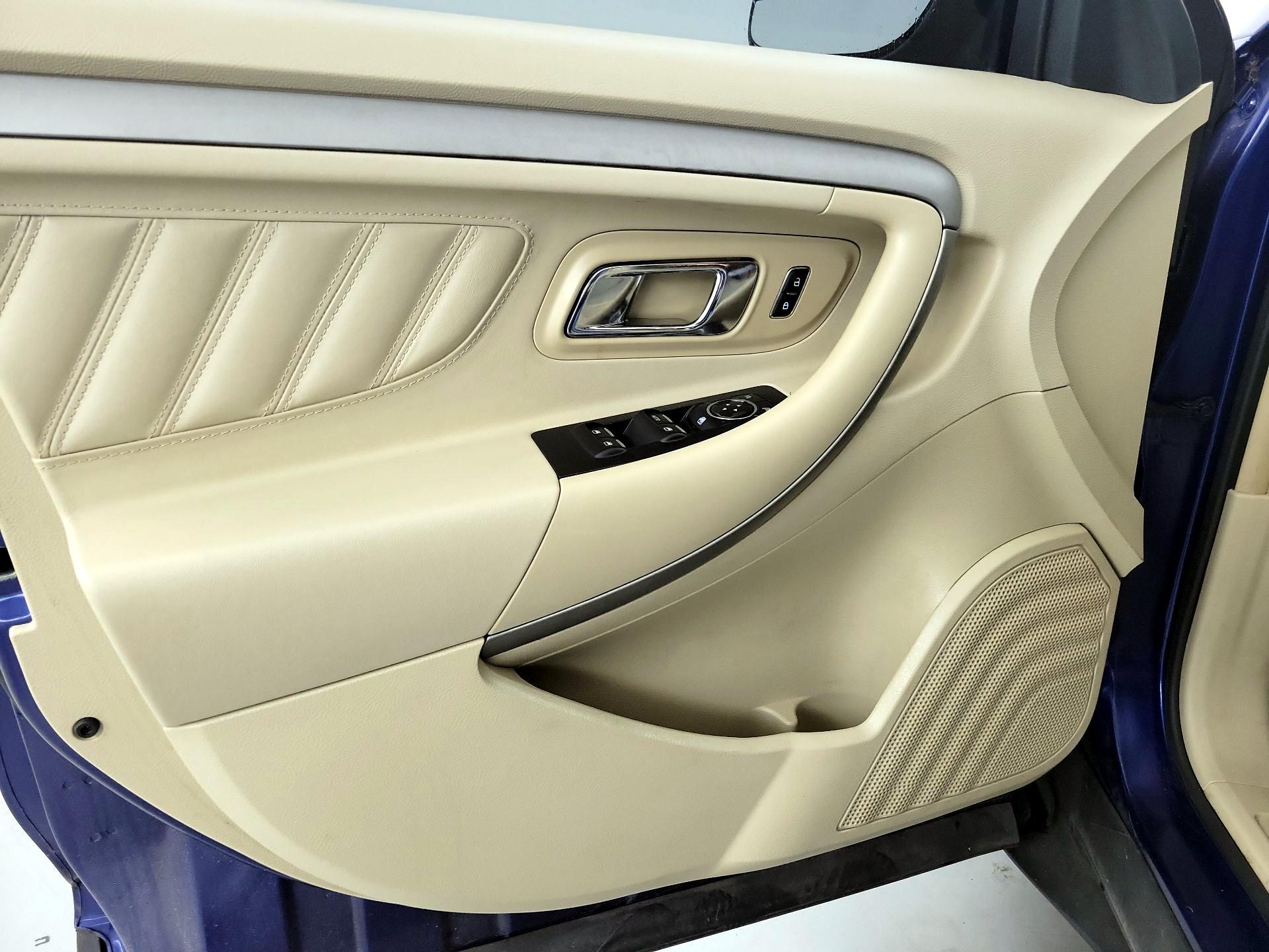 Thumbnail: 2014 Ford Taurus - 12