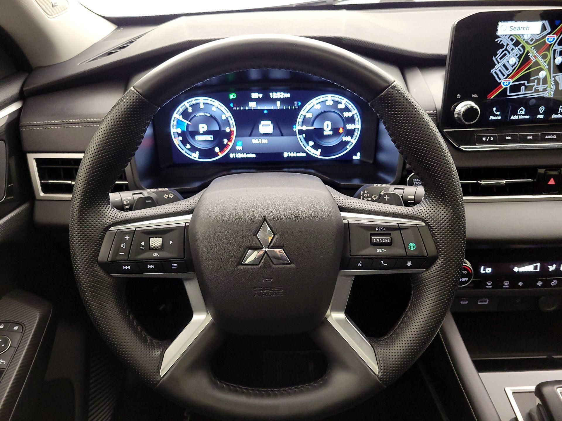 Thumbnail: 2024 Mitsubishi Outlander - 10