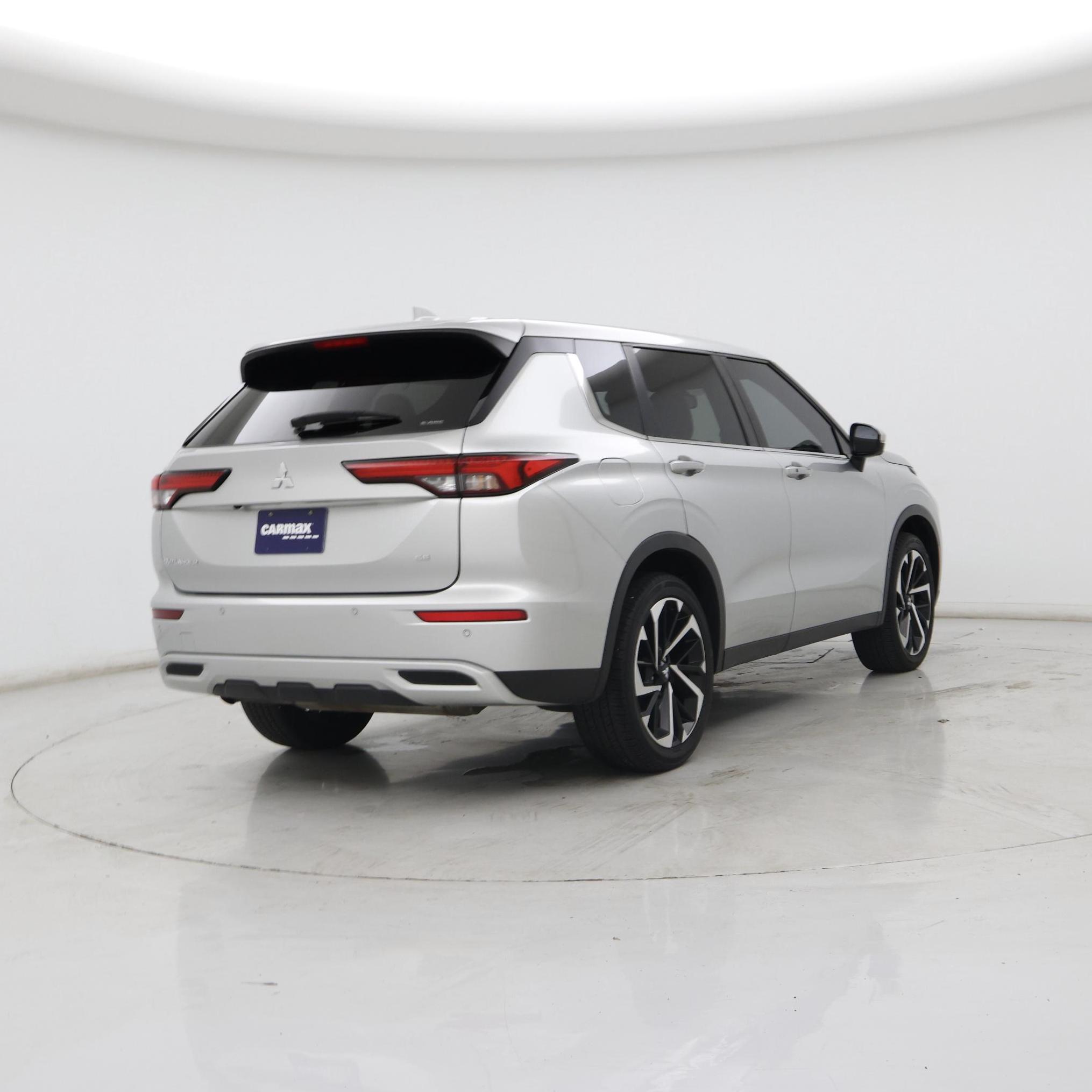 Thumbnail: 2024 Mitsubishi Outlander - 8
