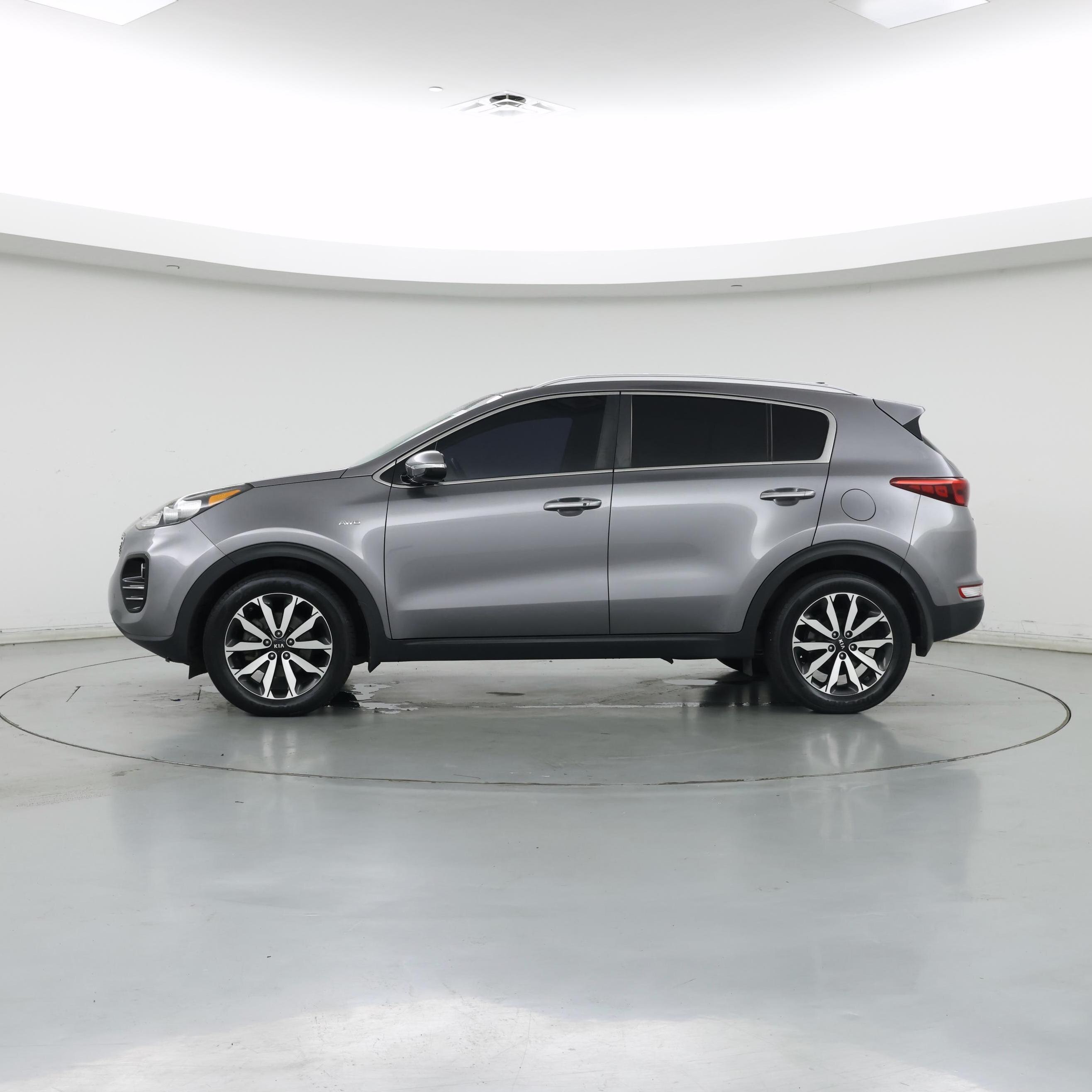 Thumbnail: 2017 Kia Sportage - 3