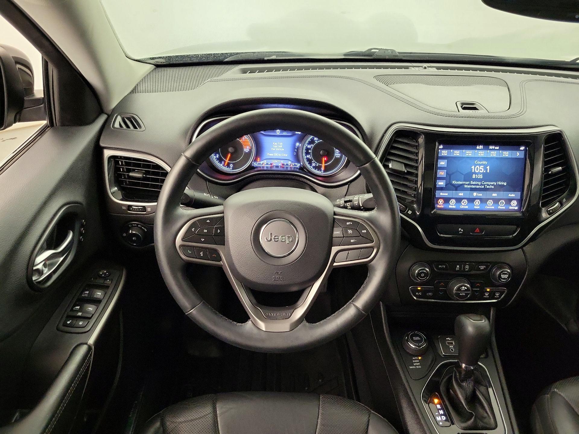 Thumbnail: 2019 Jeep Cherokee - 10