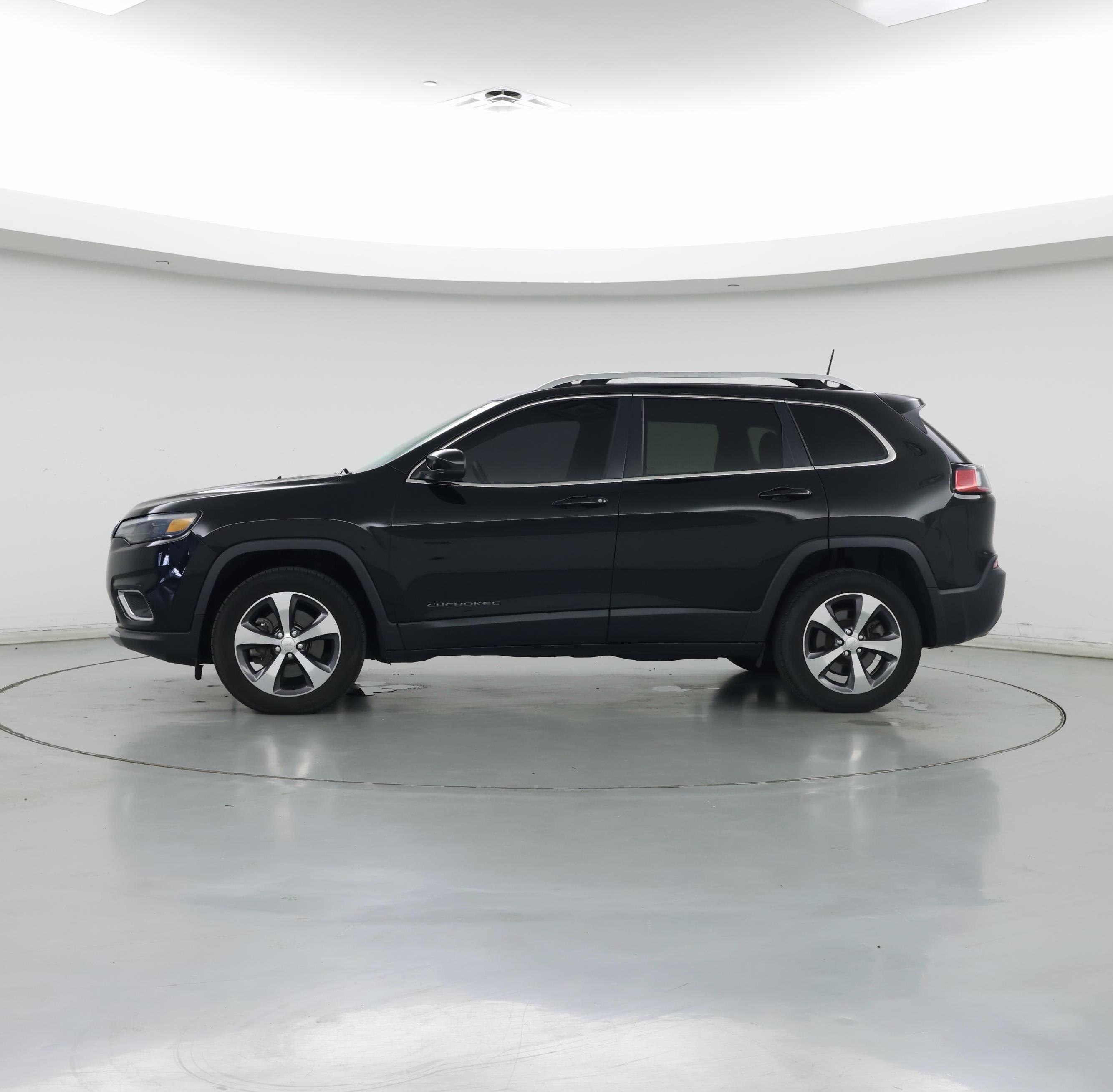 Thumbnail: 2019 Jeep Cherokee - 3