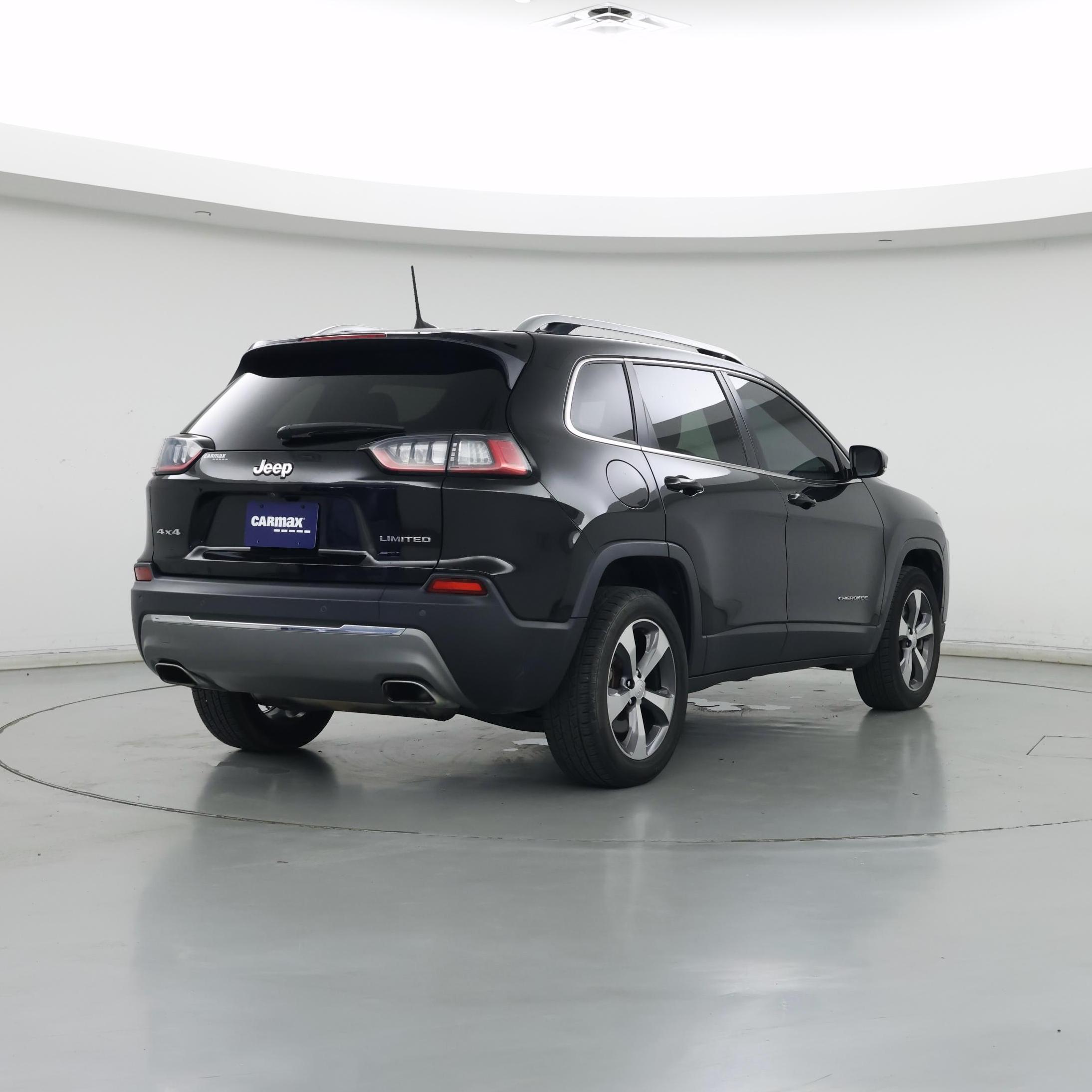 Thumbnail: 2019 Jeep Cherokee - 8