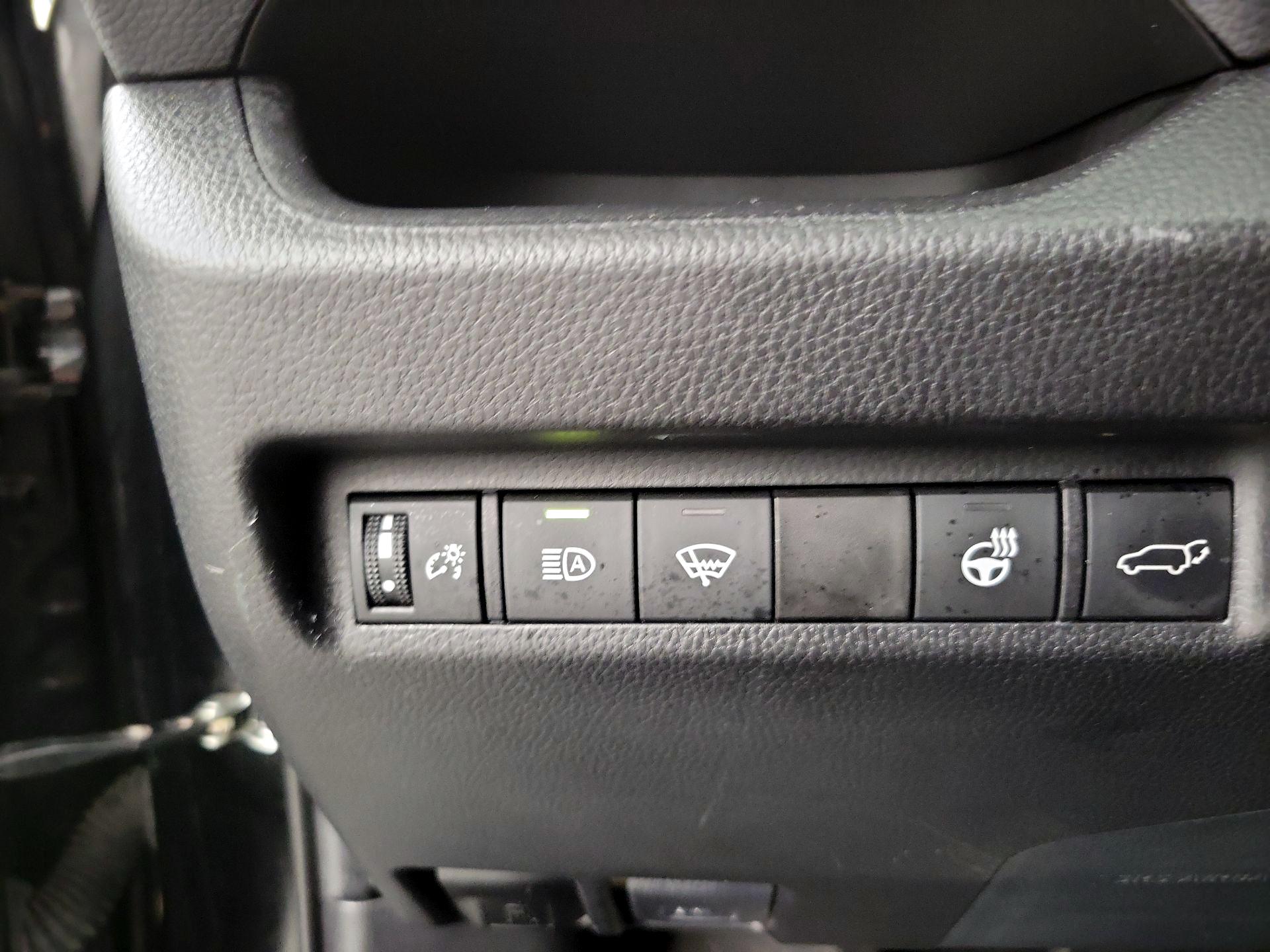 Thumbnail: 2021 Toyota RAV4 - 13