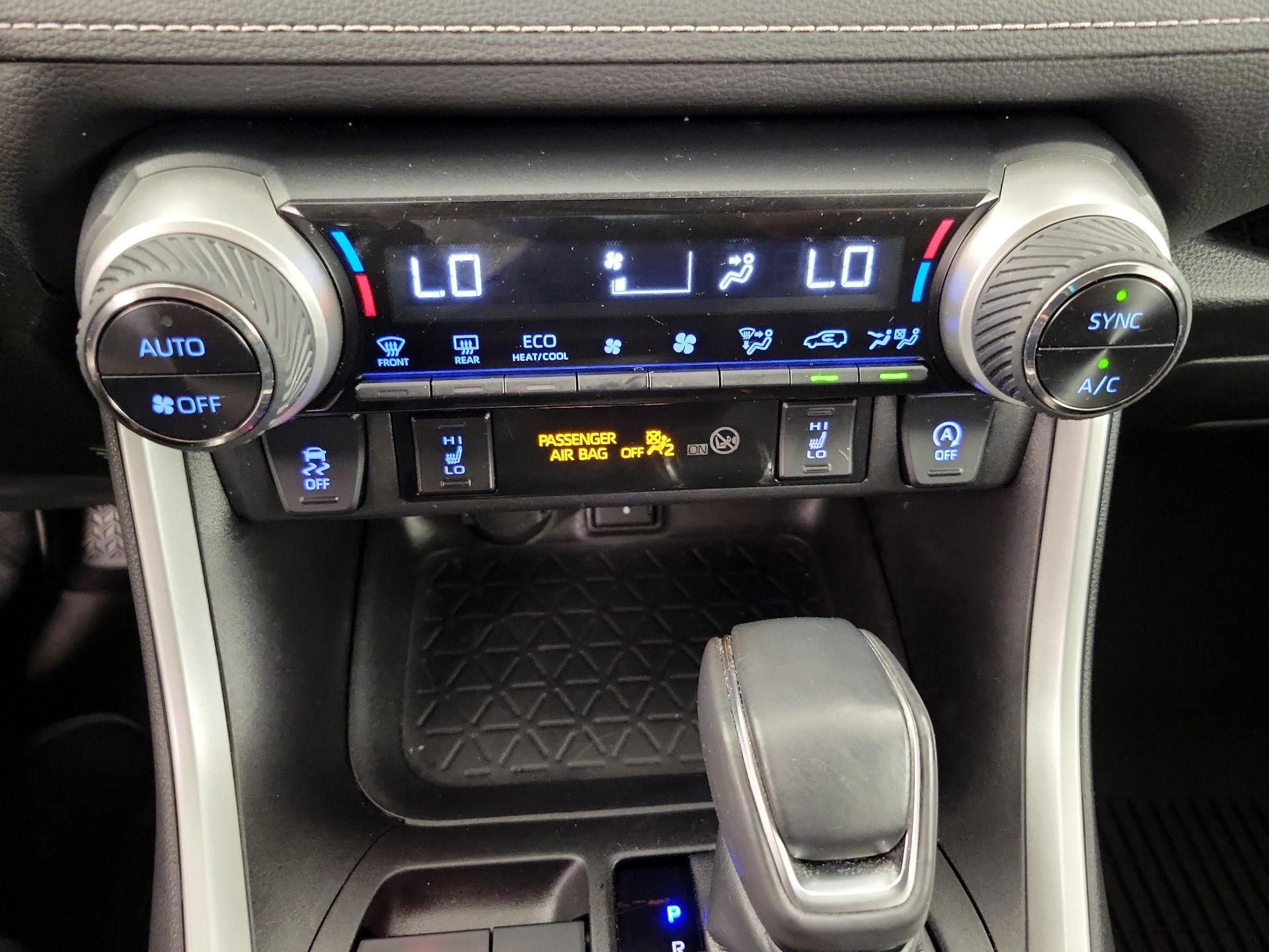 Thumbnail: 2021 Toyota RAV4 - 17