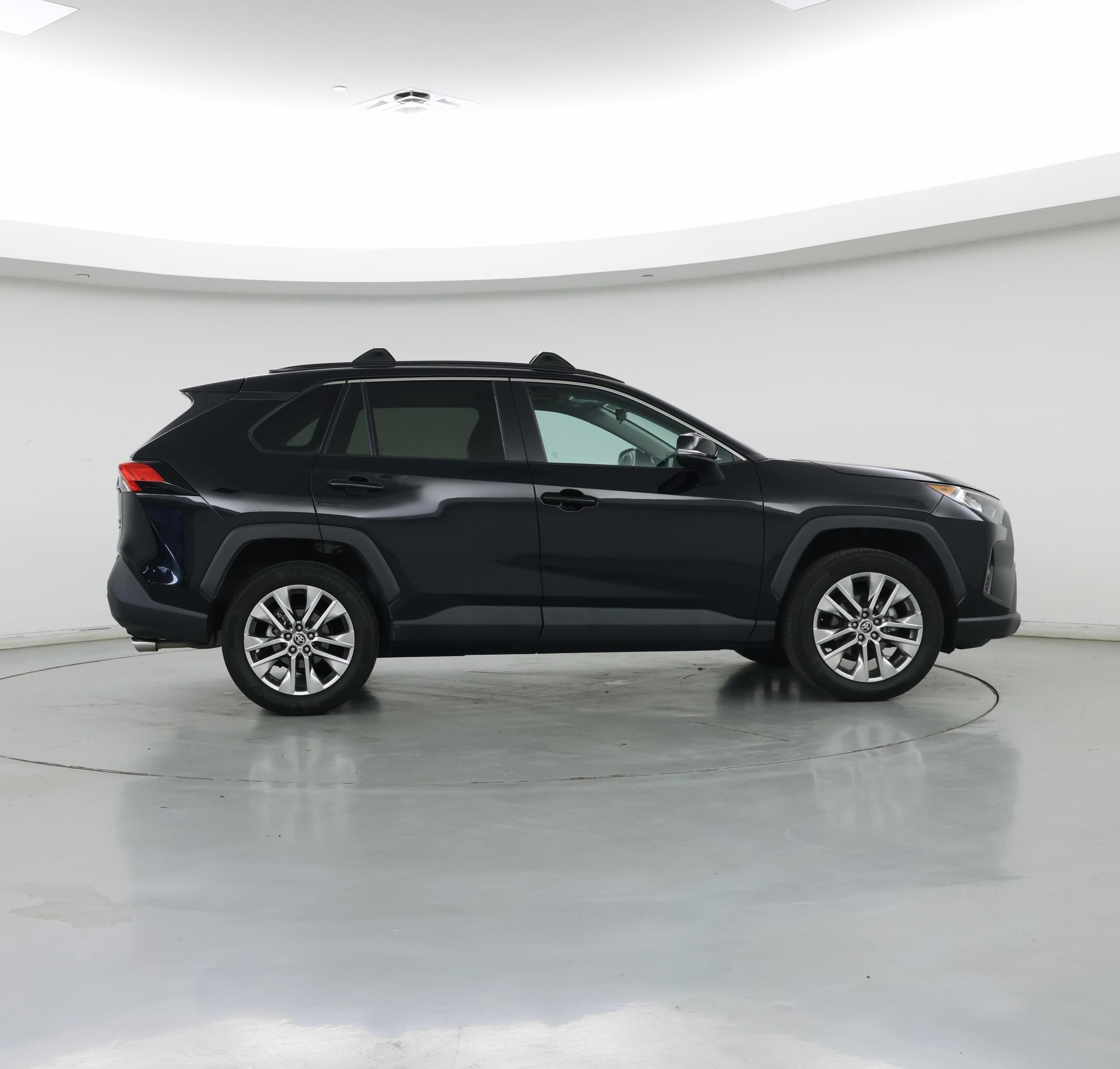 Thumbnail: 2021 Toyota RAV4 - 7