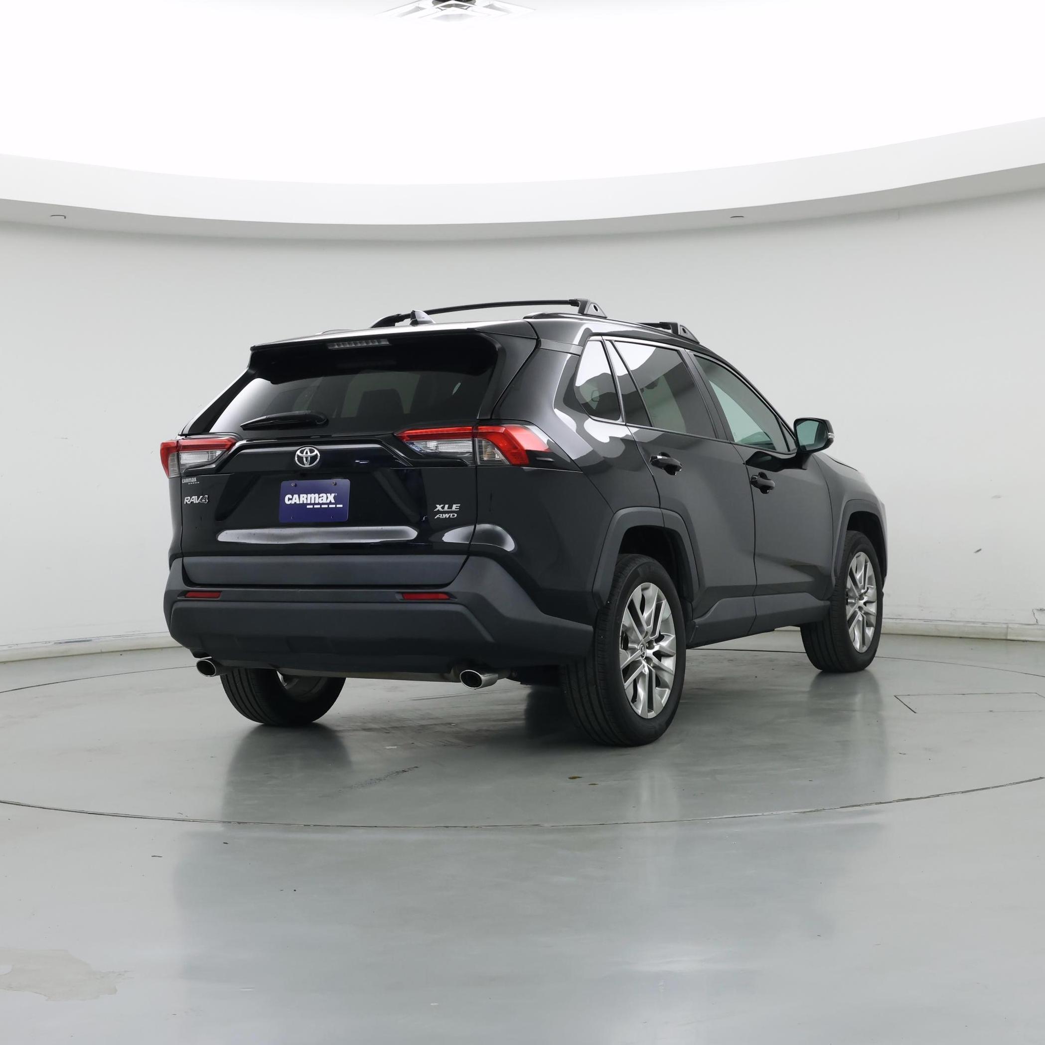 Thumbnail: 2021 Toyota RAV4 - 8