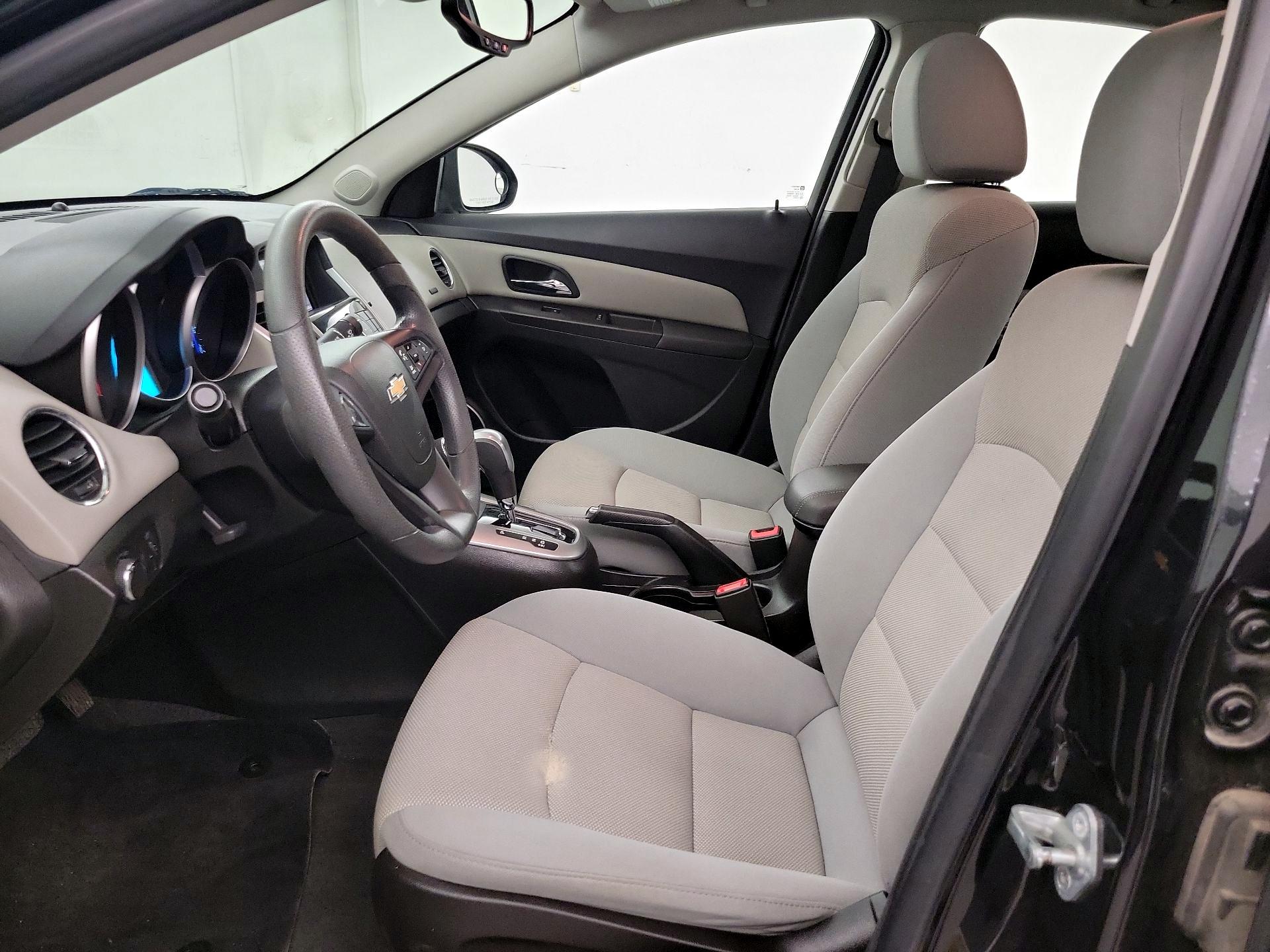 Thumbnail: 2016 Chevrolet Cruze - 9