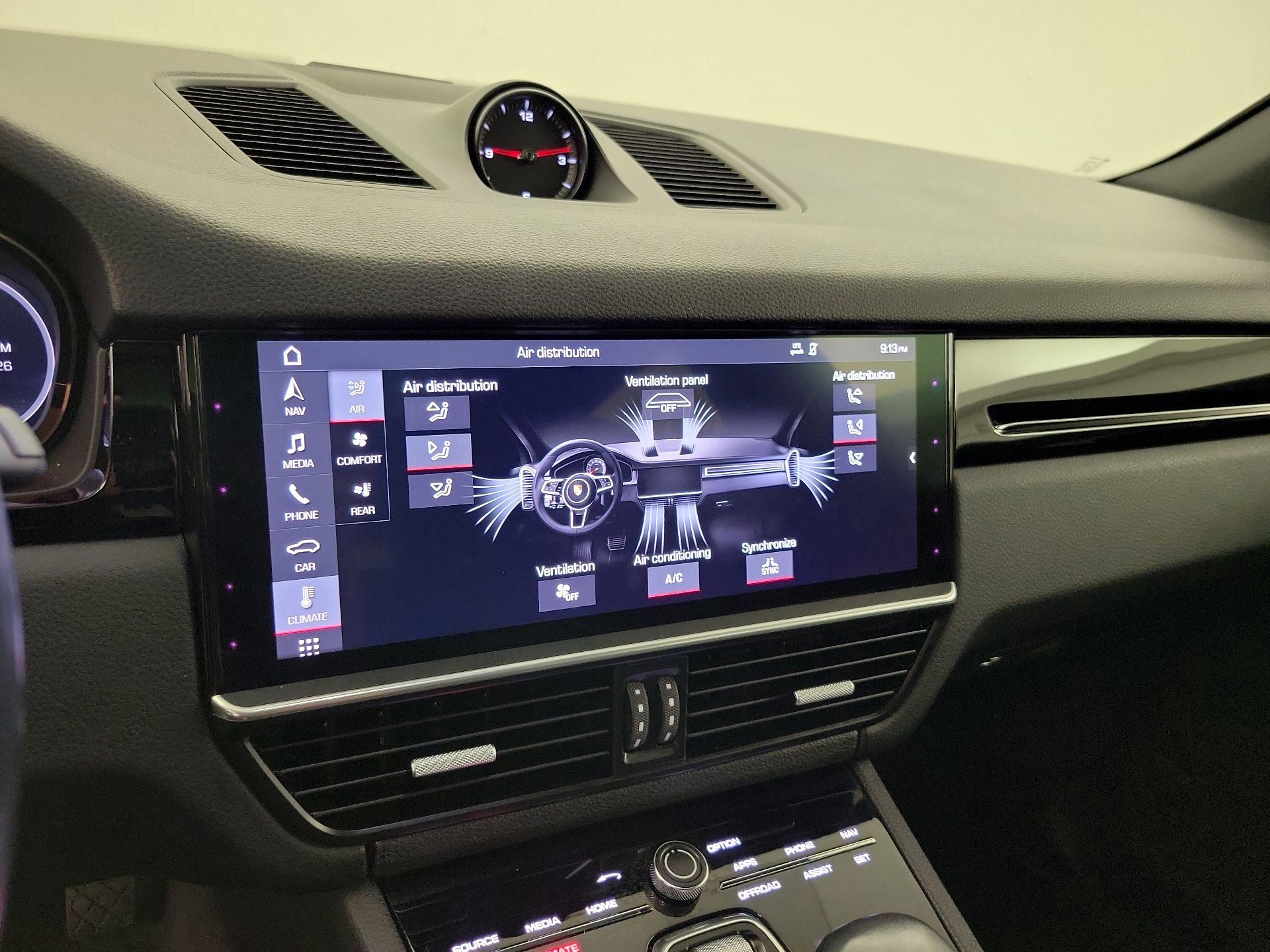 Thumbnail: 2019 Porsche Cayenne - 17