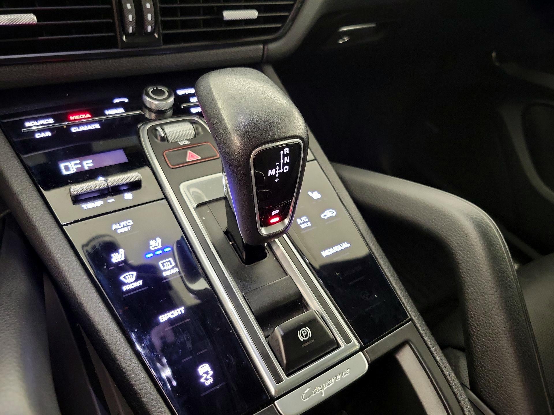 Thumbnail: 2019 Porsche Cayenne - 18