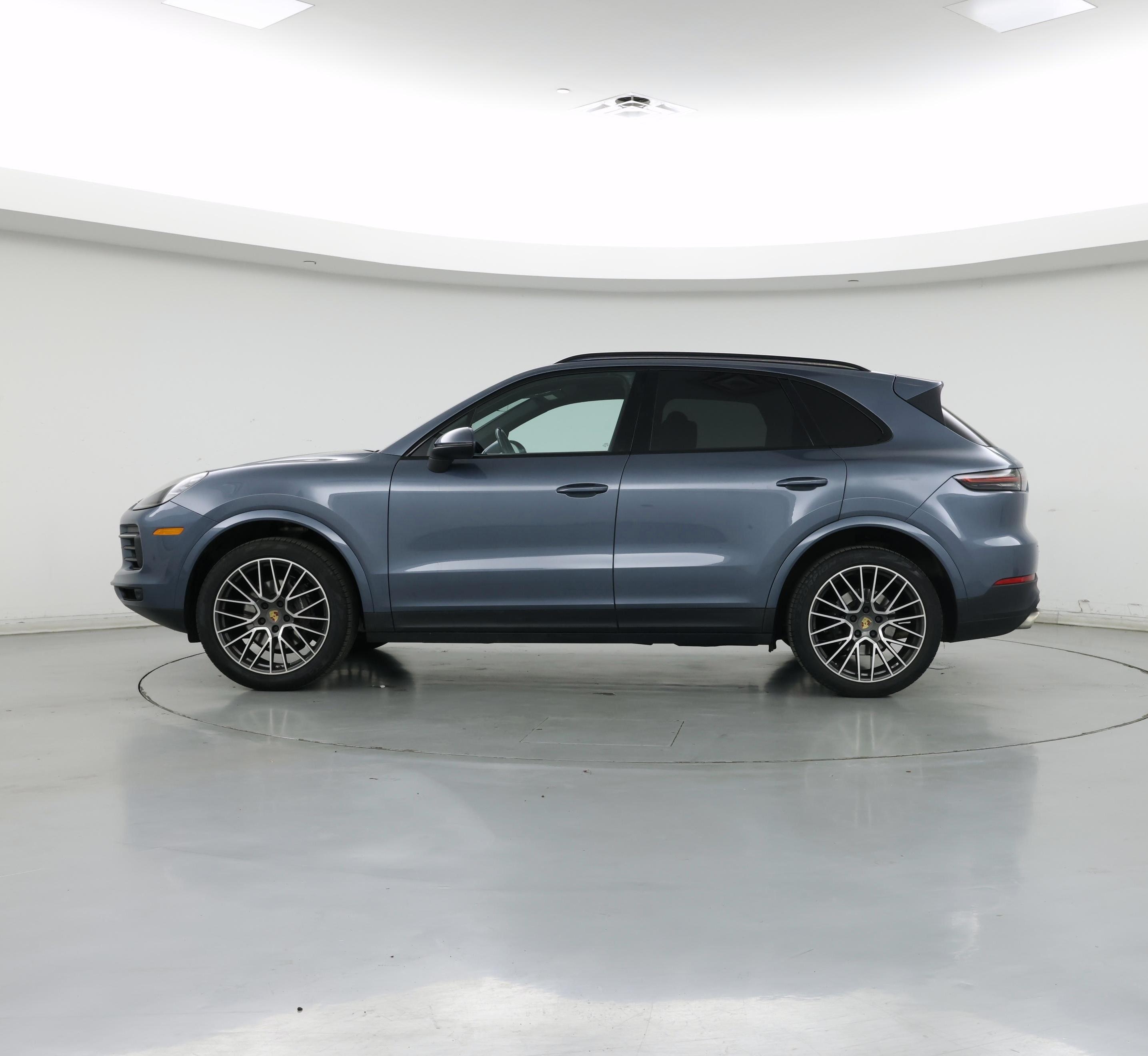Thumbnail: 2019 Porsche Cayenne - 3