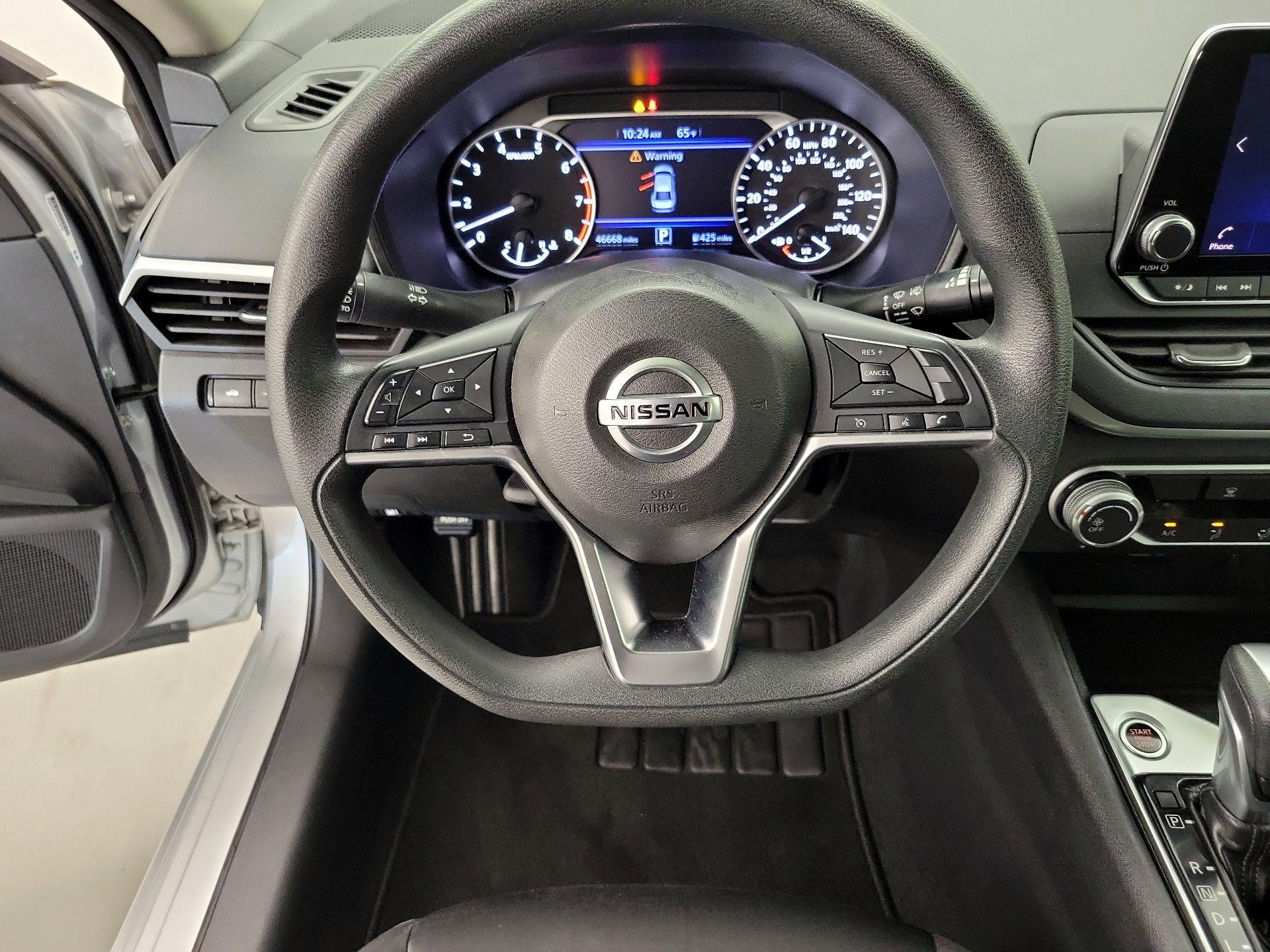 Thumbnail: 2019 Nissan Altima - 10