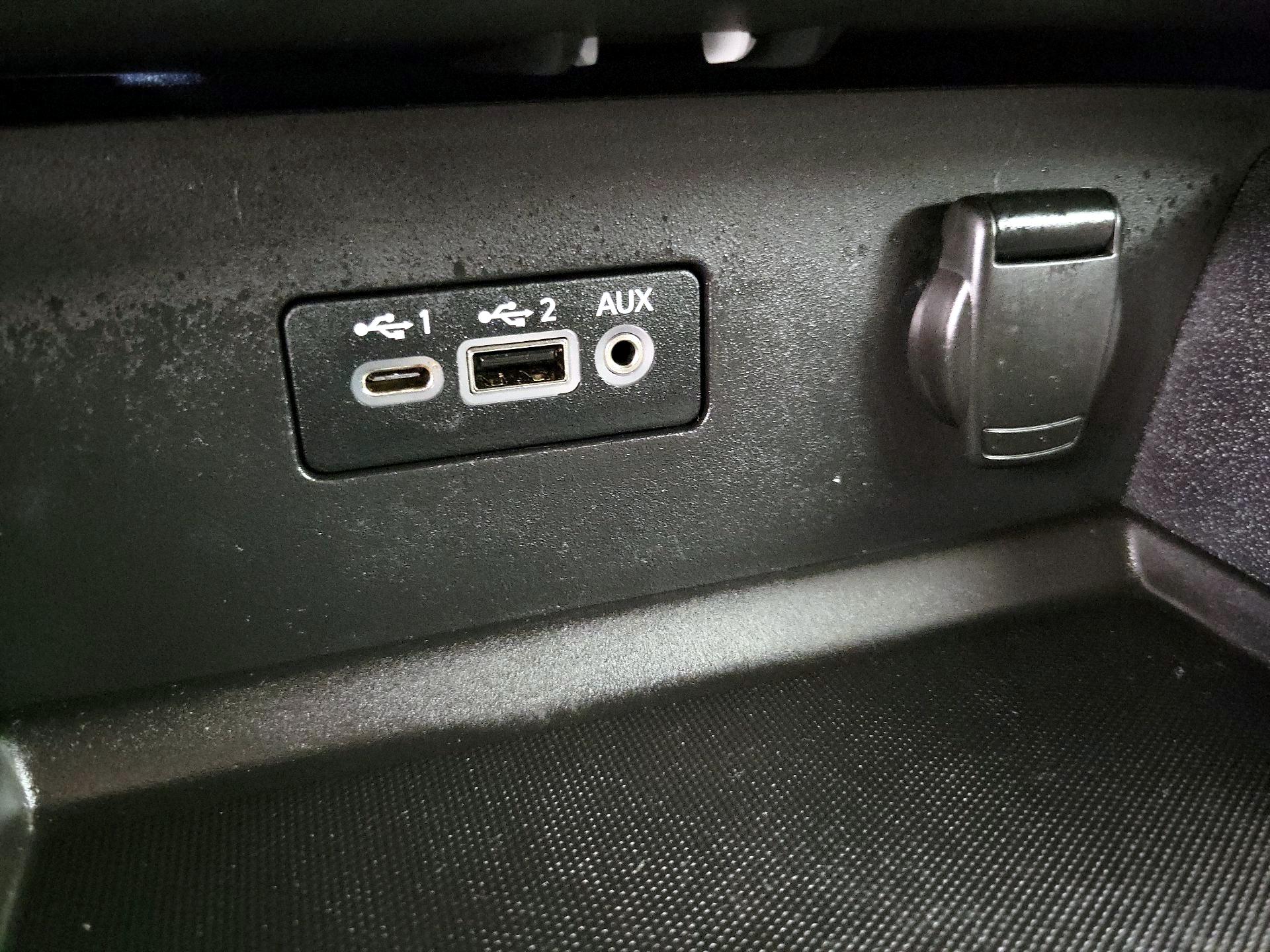 Thumbnail: 2019 Nissan Altima - 18