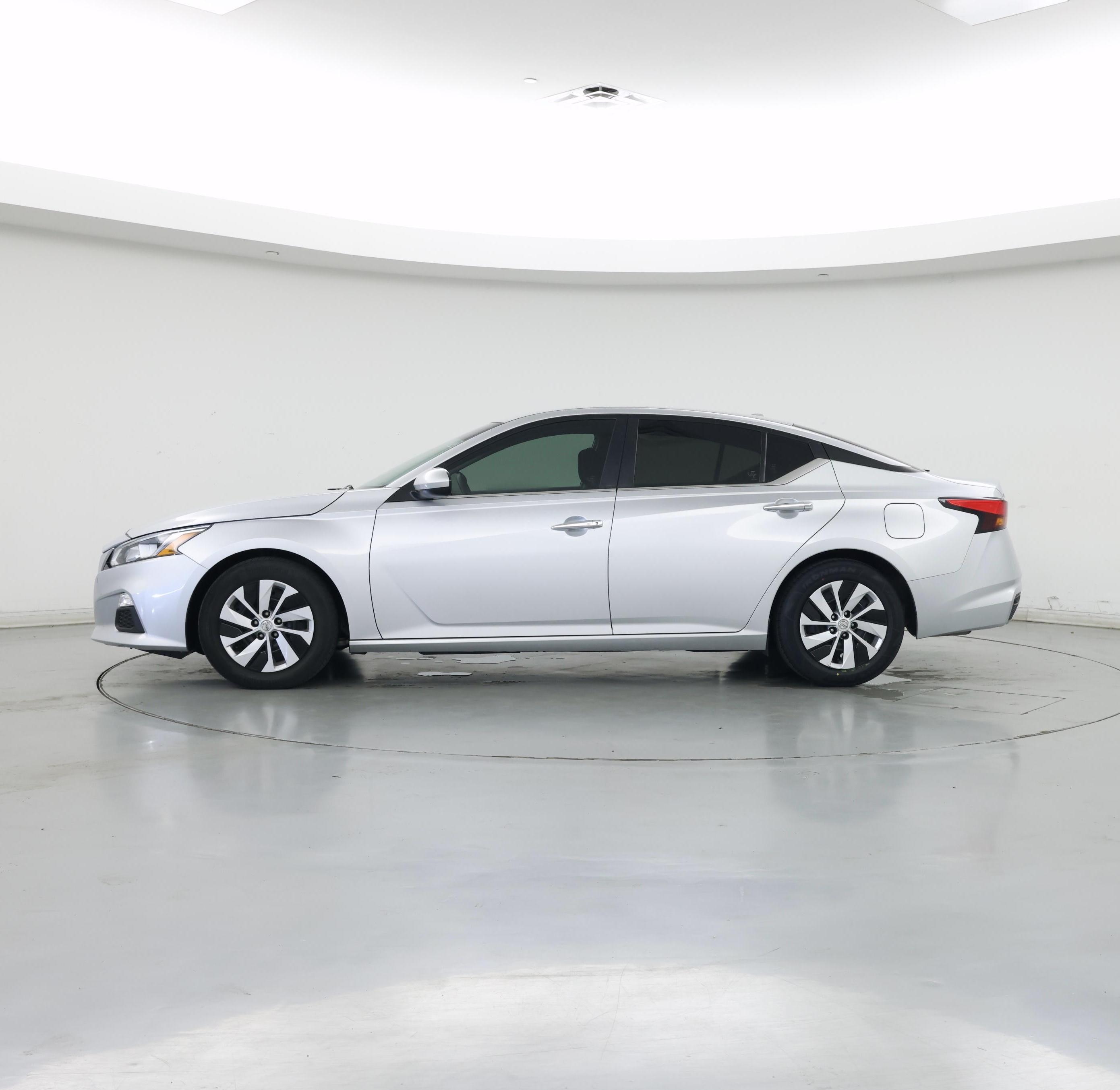 Thumbnail: 2019 Nissan Altima - 3