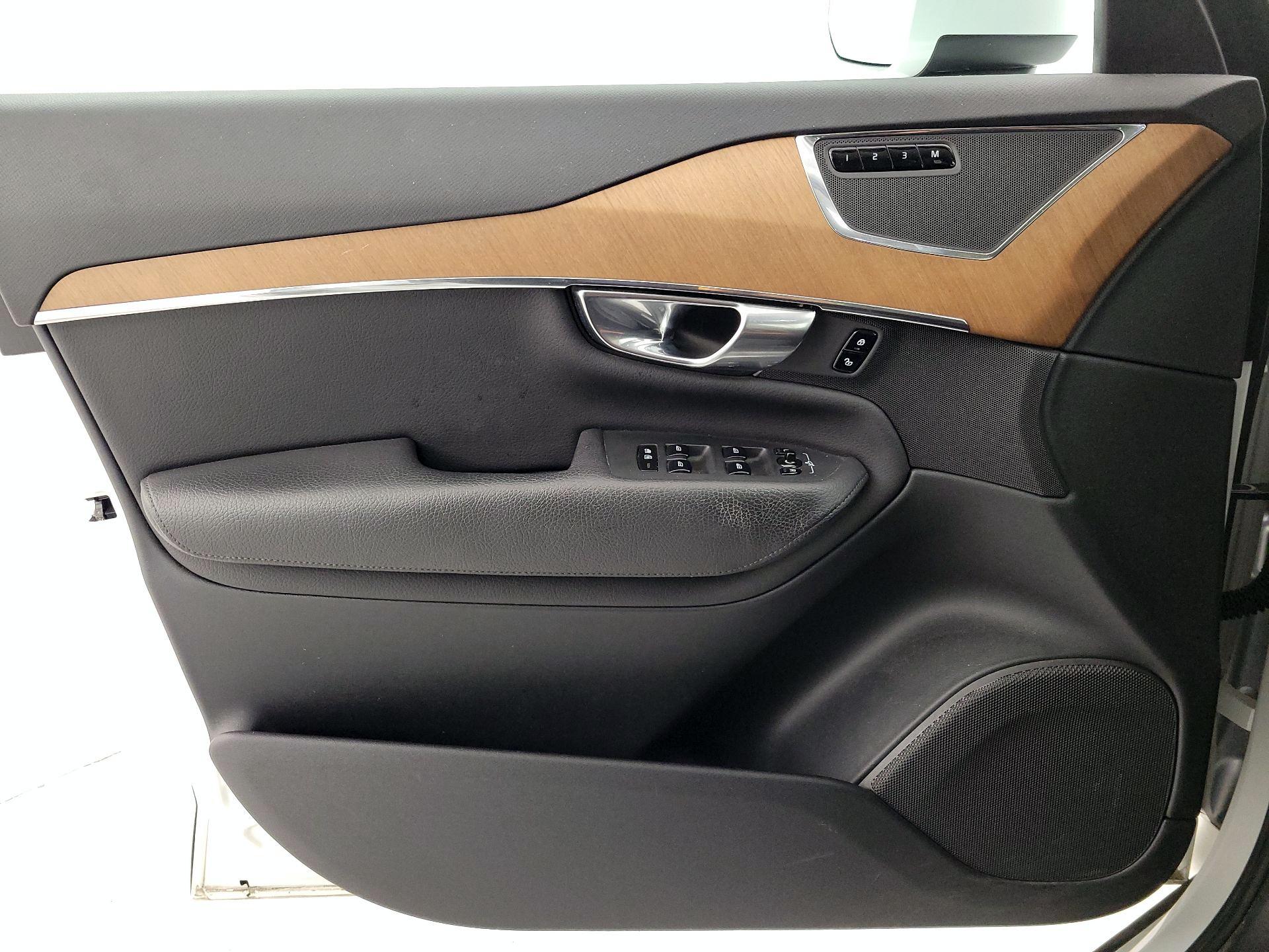 Thumbnail: 2021 Volvo XC90 - 12
