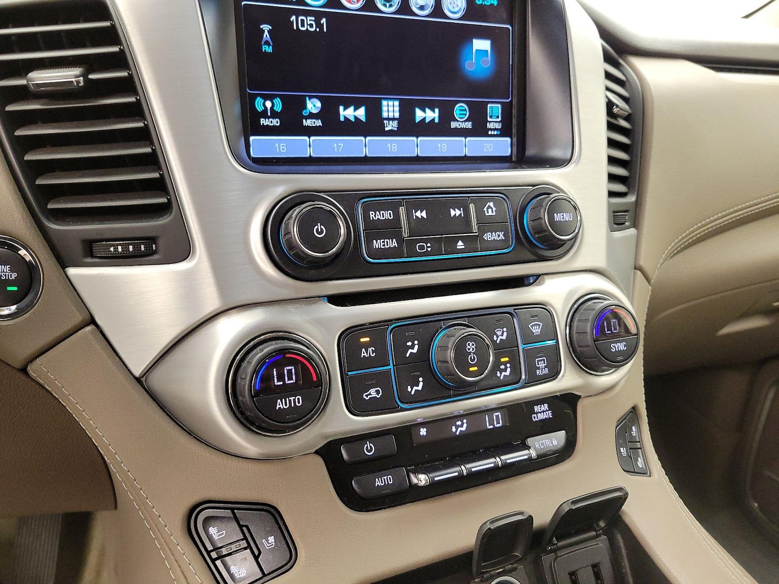 2017 GMC Yukon SLT - Photo 17