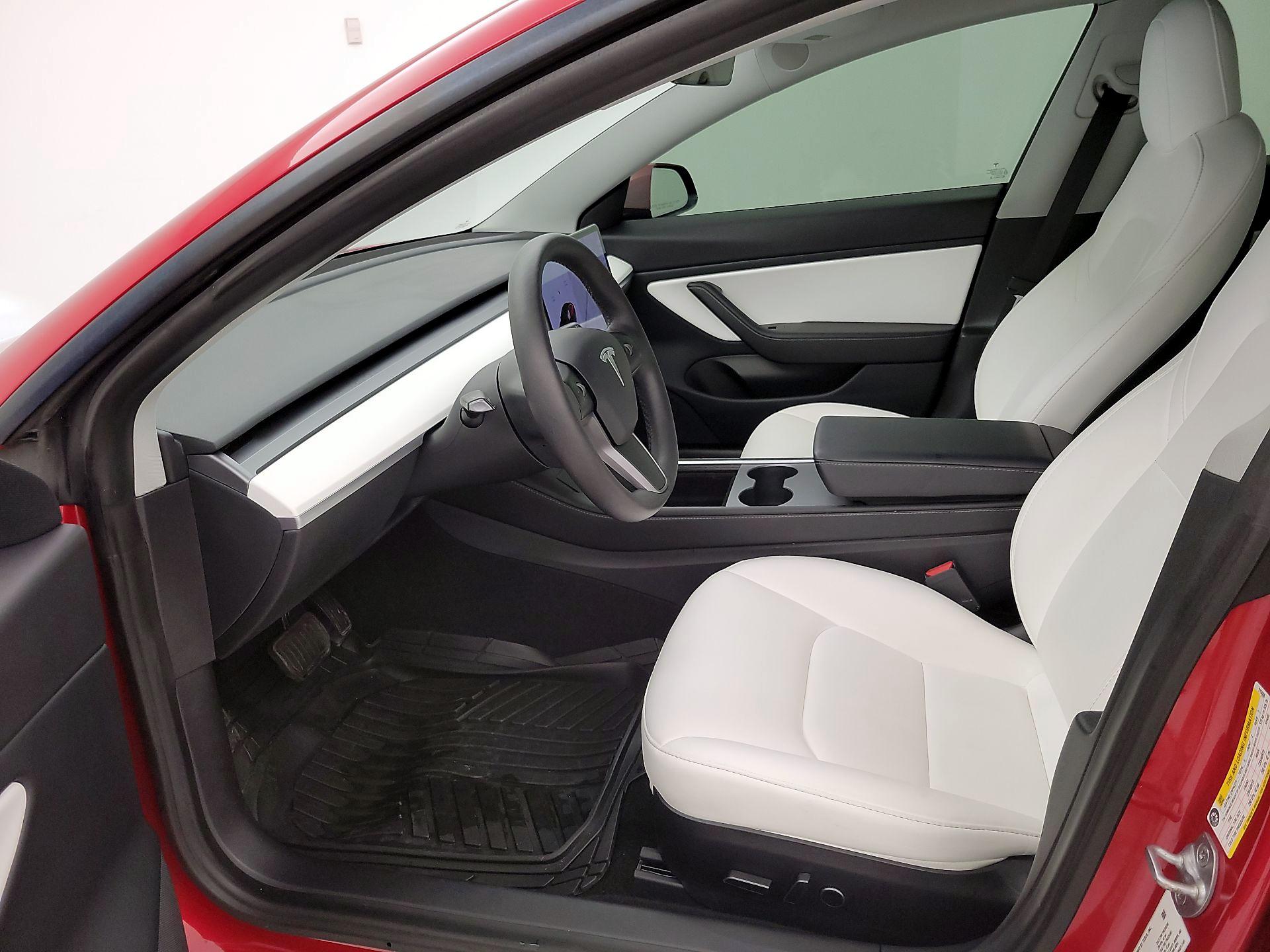 Thumbnail: 2021 Tesla Model 3 - 11