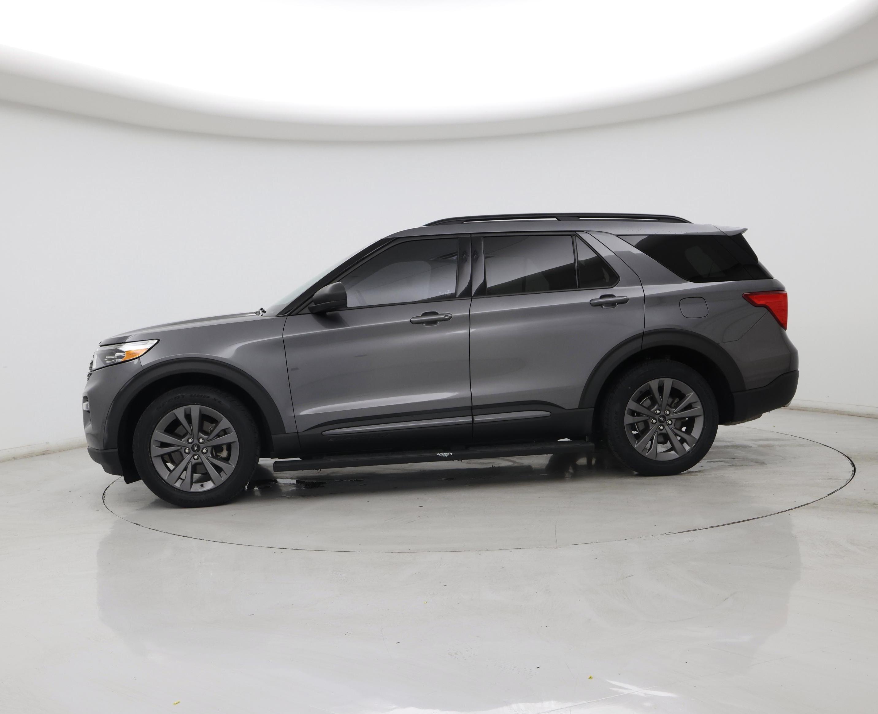 Thumbnail: 2021 Ford Explorer - 3