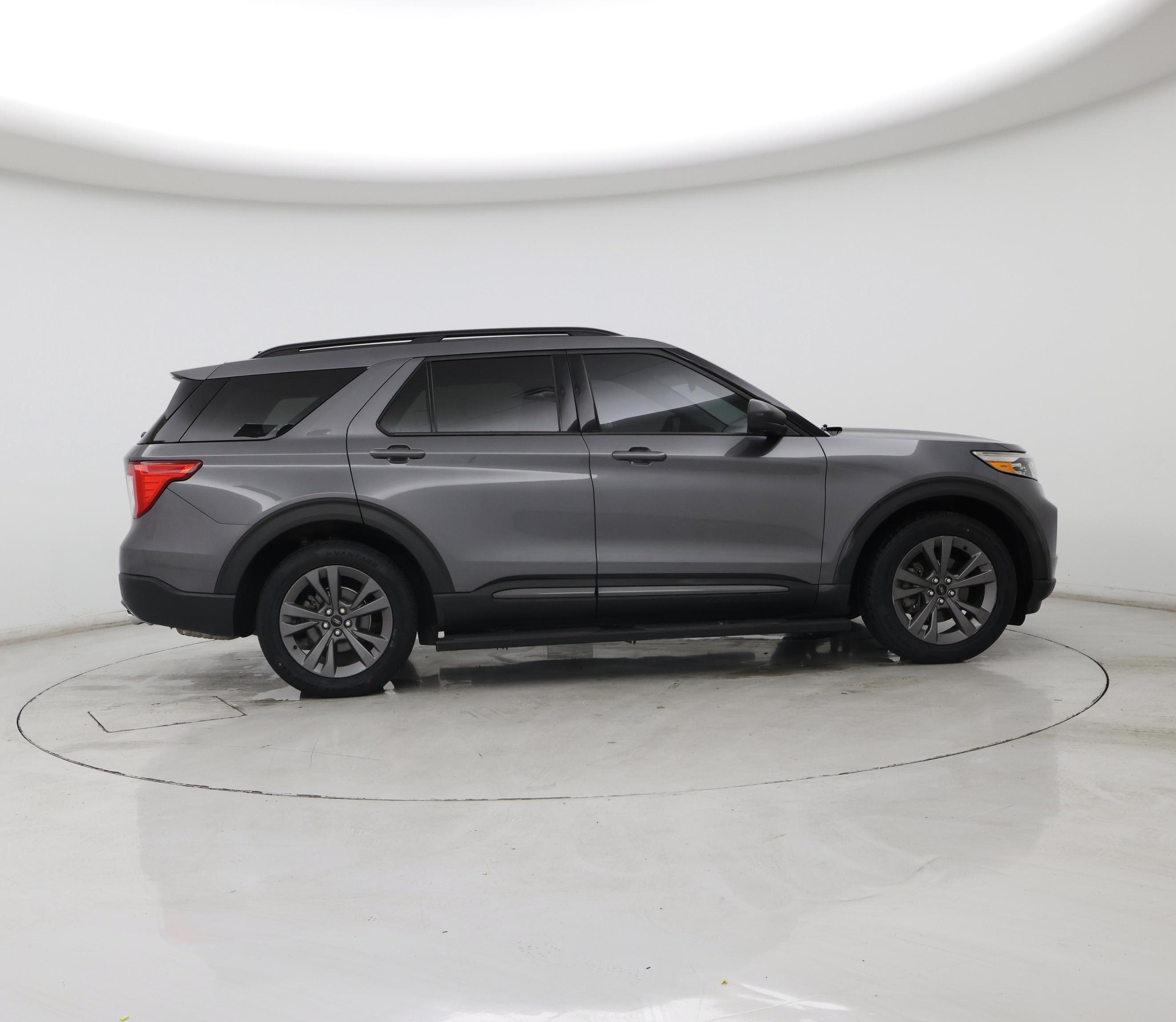 Thumbnail: 2021 Ford Explorer - 7