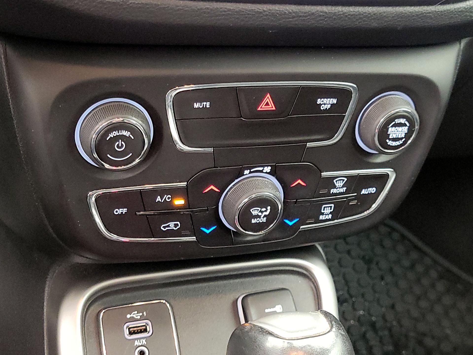 Thumbnail: 2019 Jeep Compass - 16