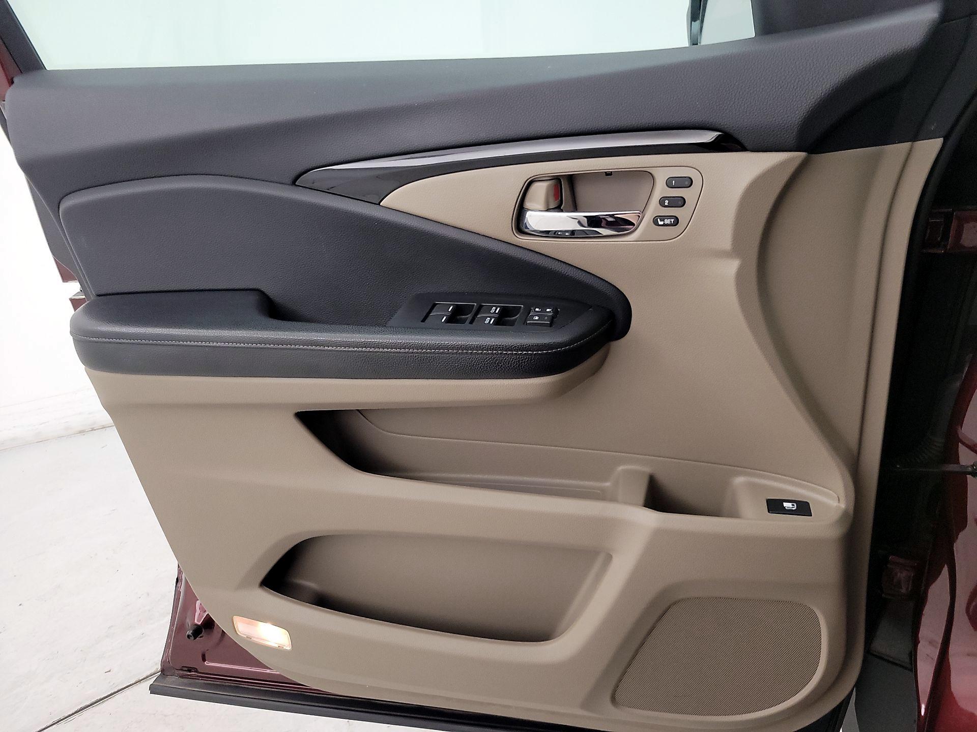 Thumbnail: 2019 Honda Ridgeline - 12