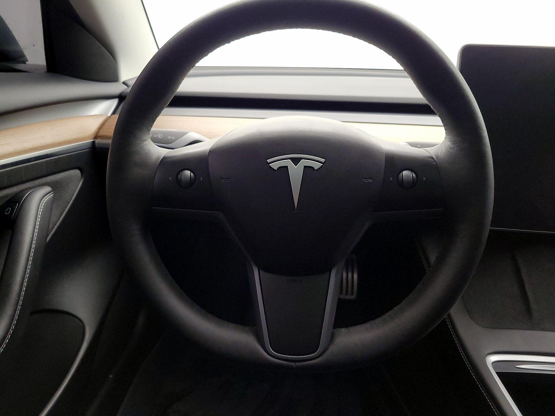 Thumbnail: 2023 Tesla Model 3 - 10