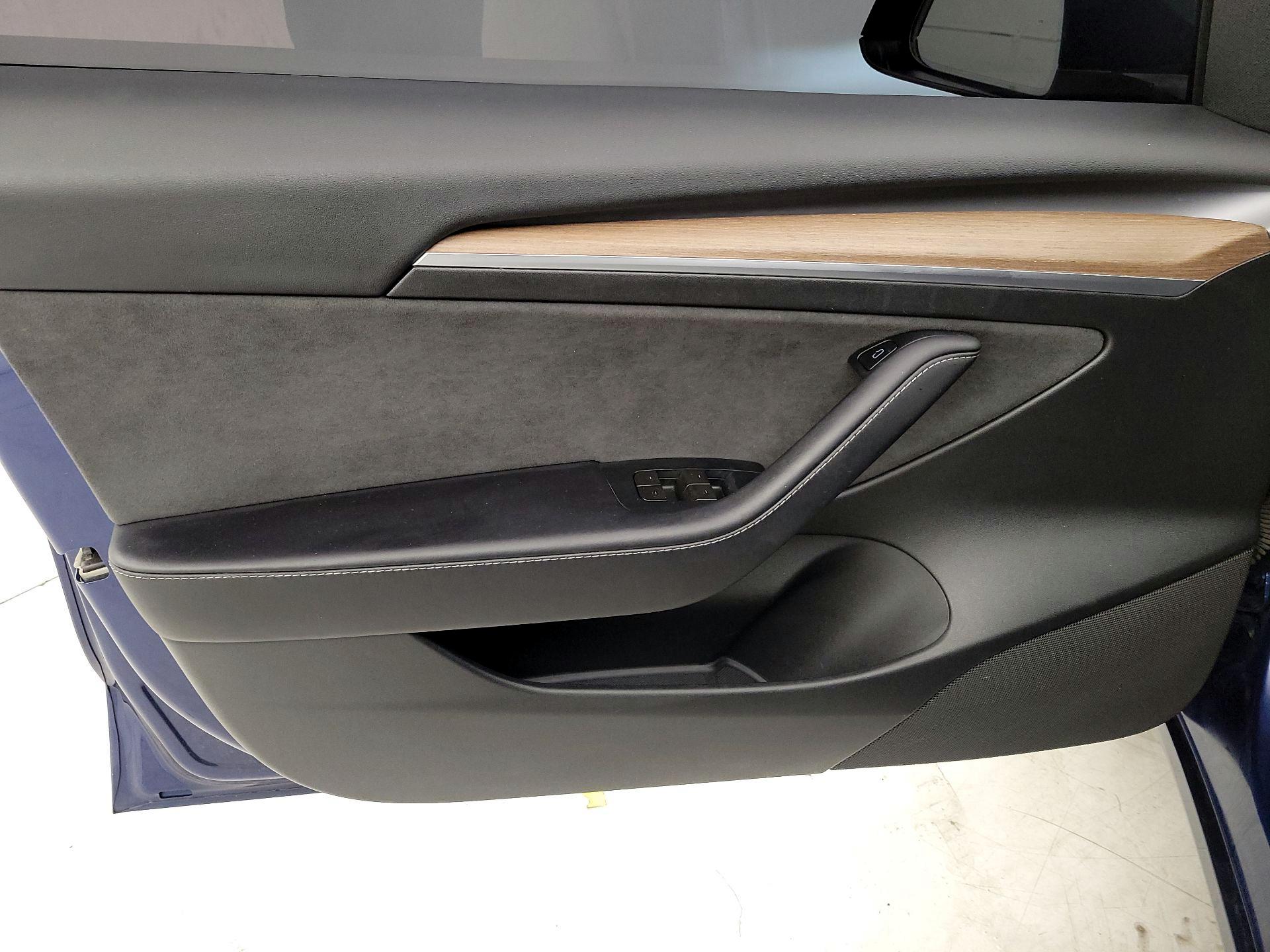 Thumbnail: 2023 Tesla Model 3 - 12