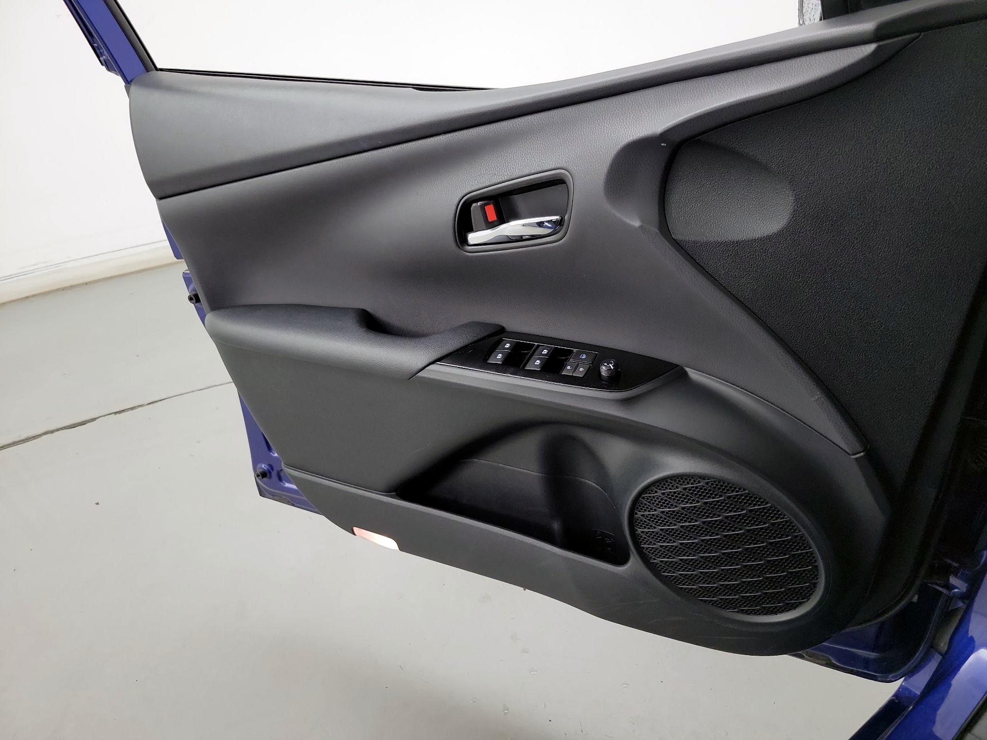 Thumbnail: 2018 Toyota Prius - 12
