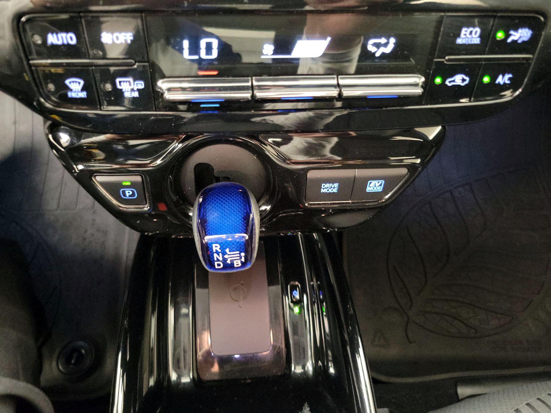 Thumbnail: 2018 Toyota Prius - 17