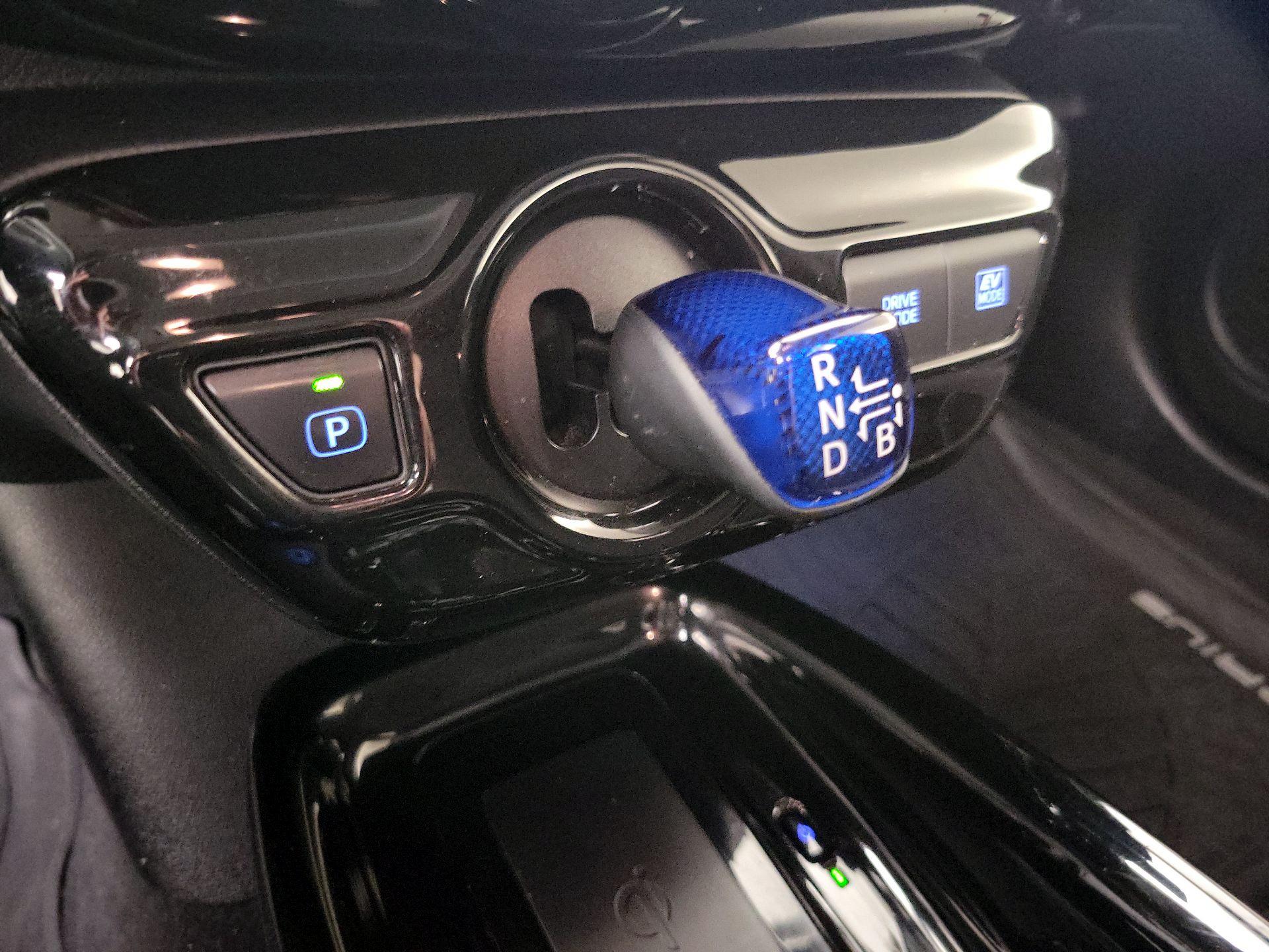 Thumbnail: 2018 Toyota Prius - 18