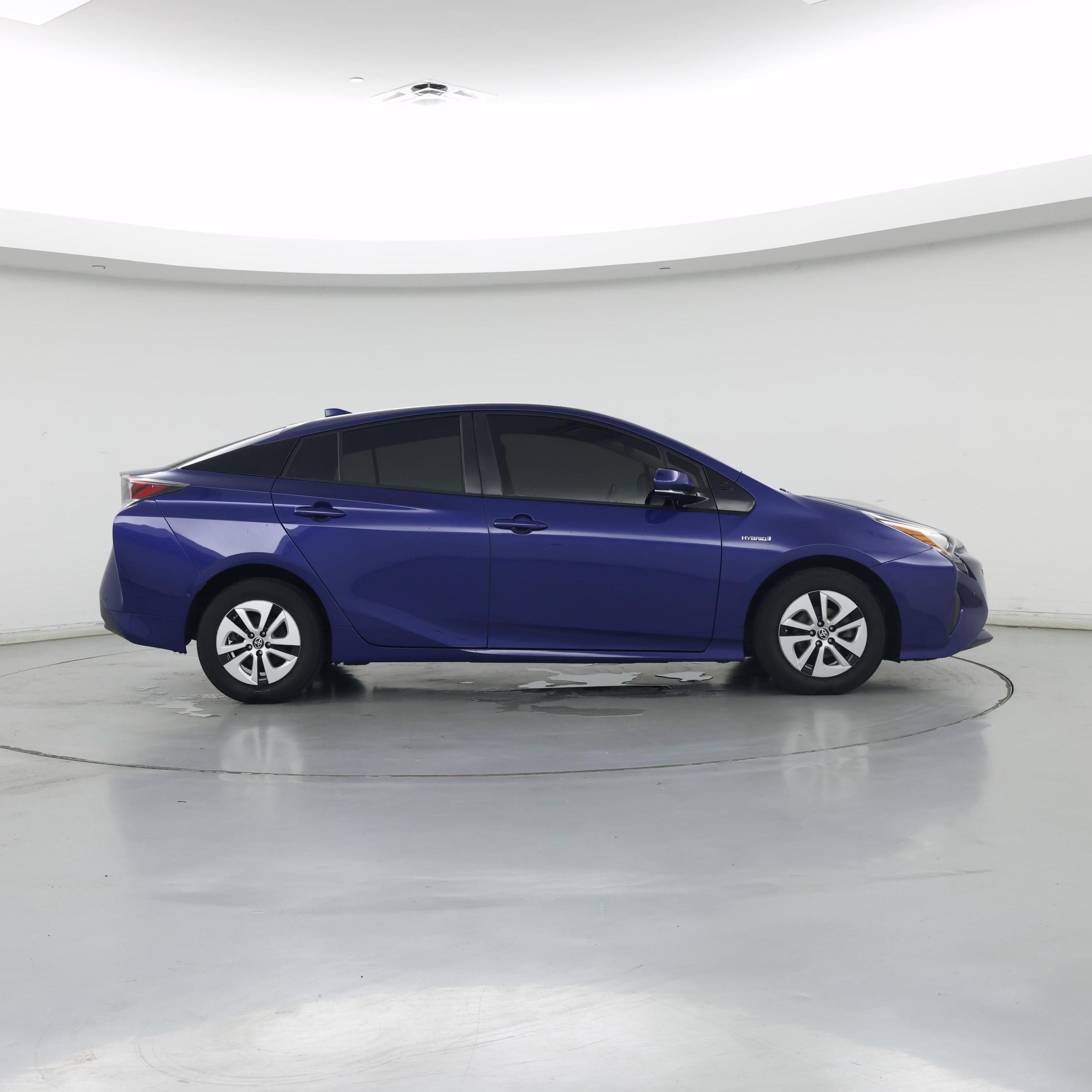 Thumbnail: 2018 Toyota Prius - 7