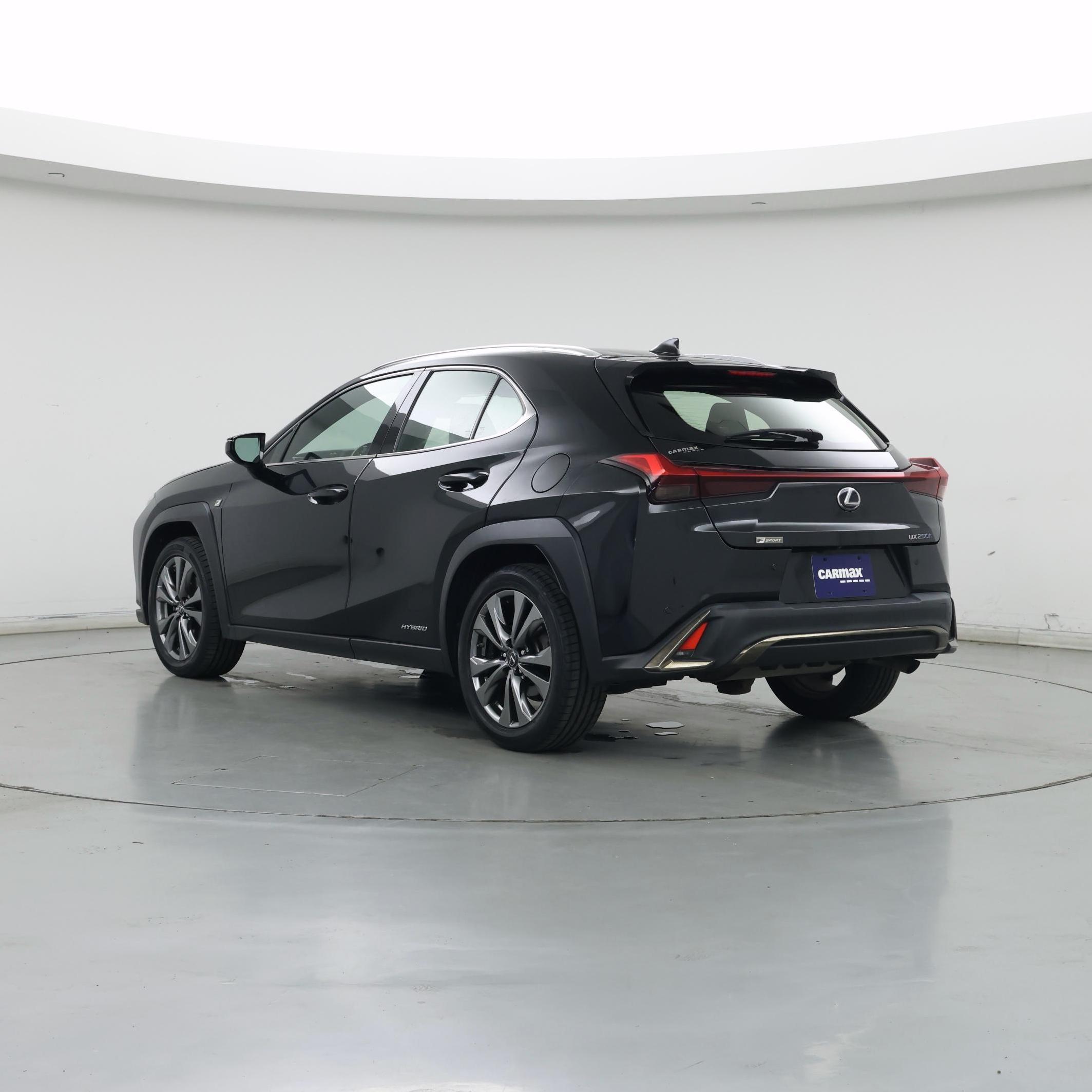 Thumbnail: 2021 Lexus UX - 2