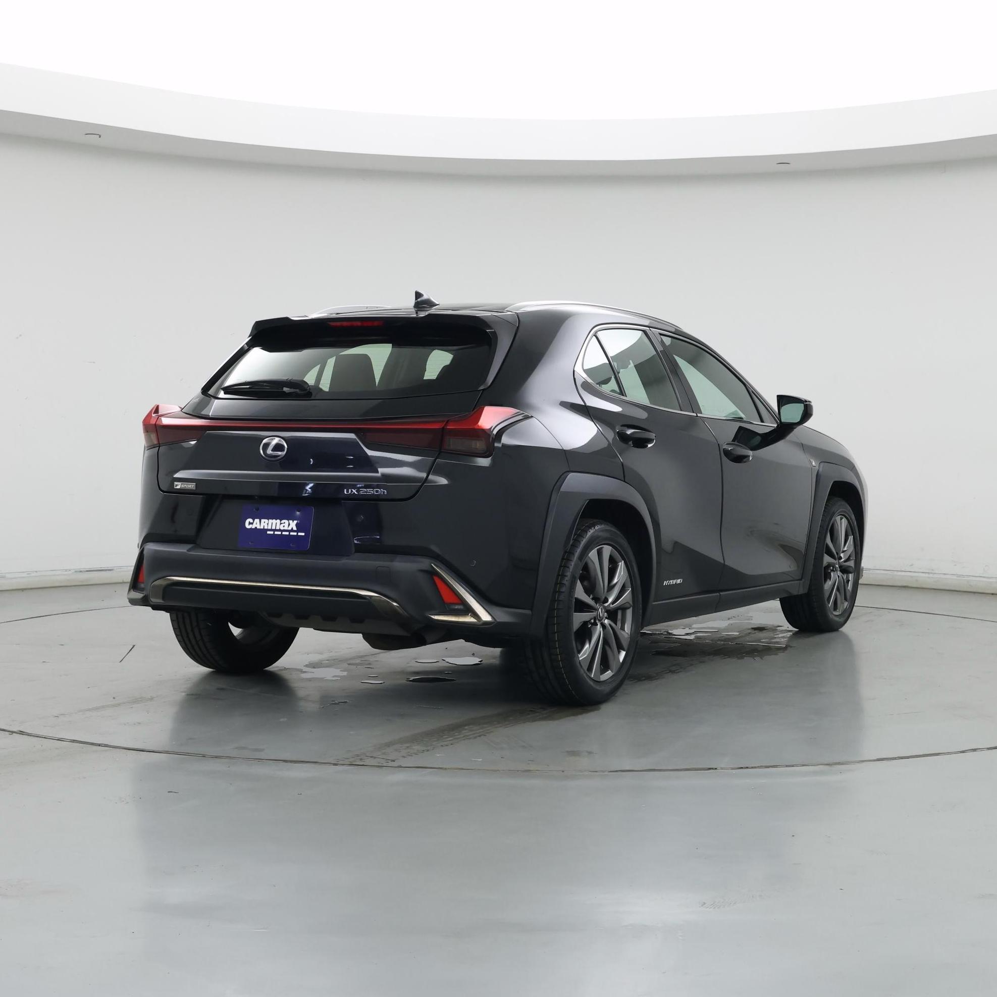 Thumbnail: 2021 Lexus UX - 8