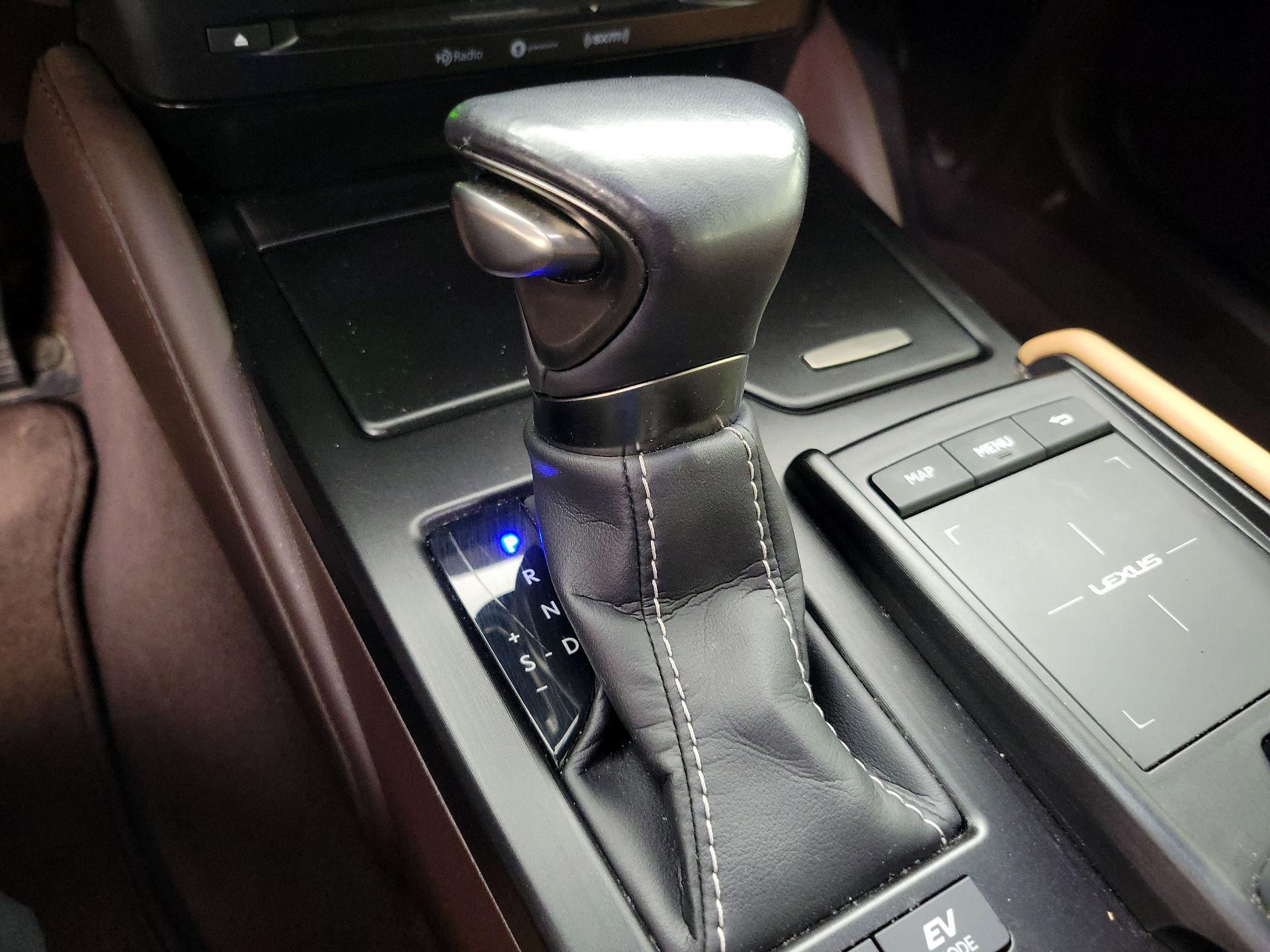 Thumbnail: 2019 Lexus ES - 18