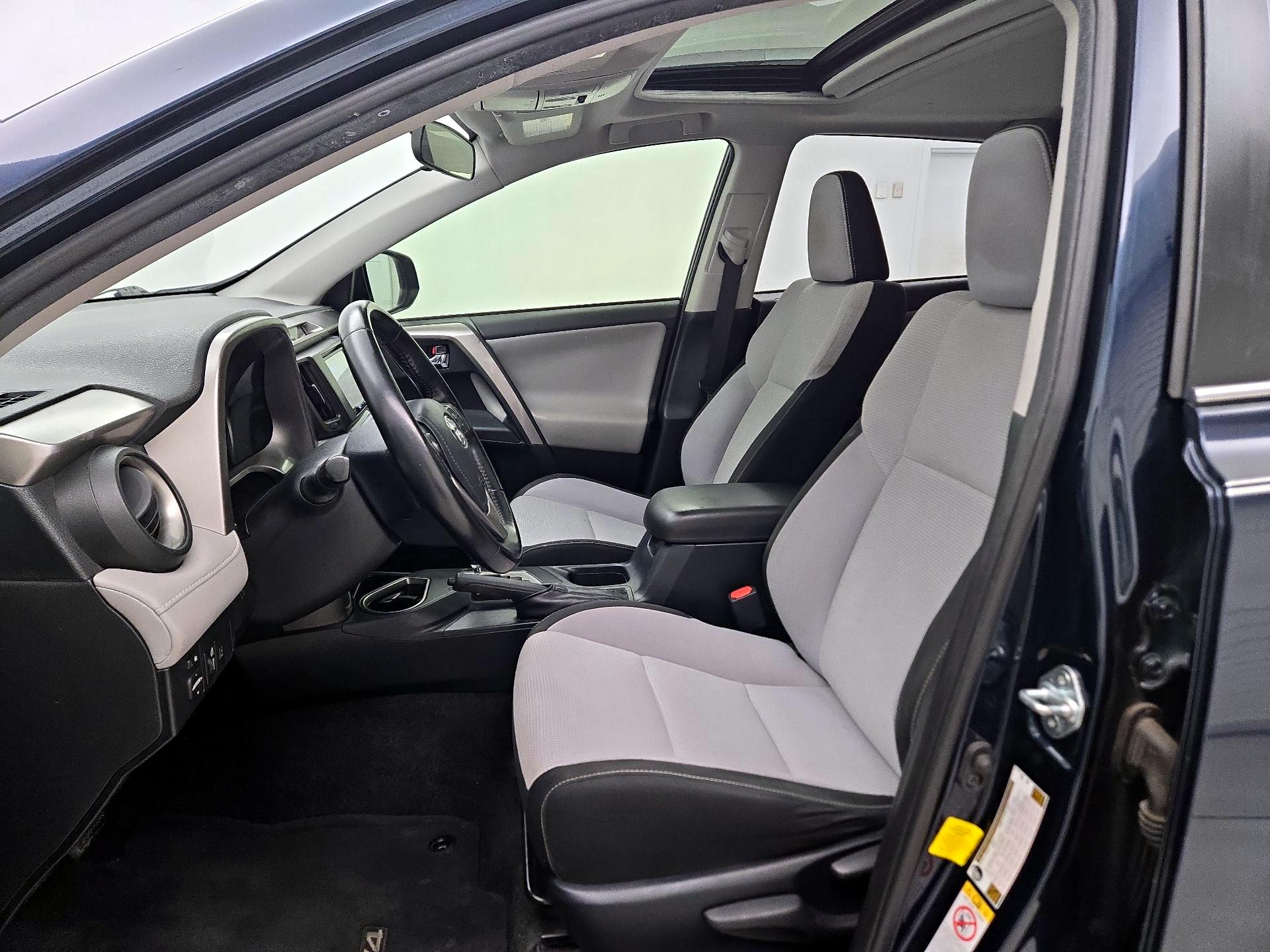 Thumbnail: 2018 Toyota RAV4 - 11