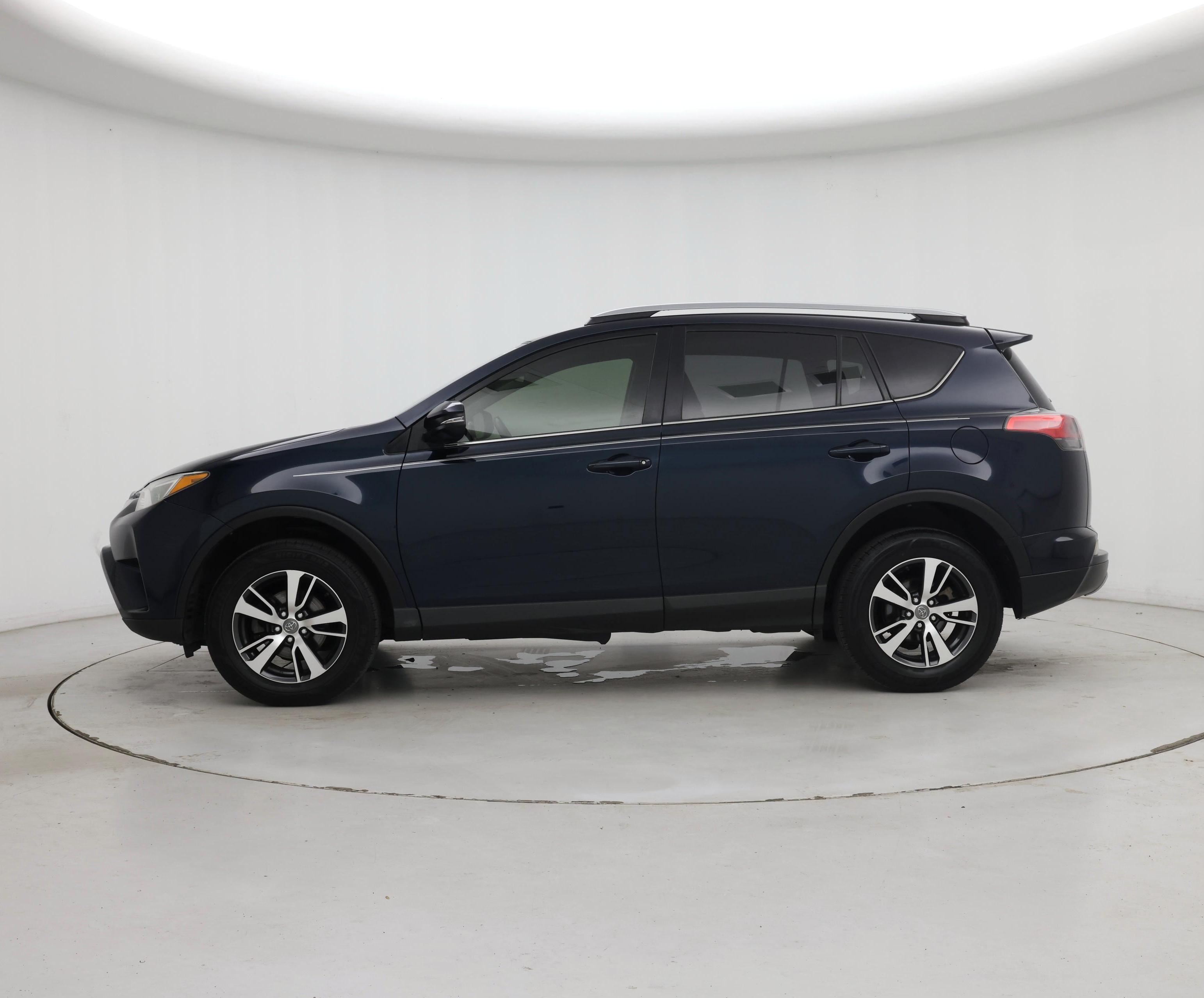 Thumbnail: 2018 Toyota RAV4 - 3