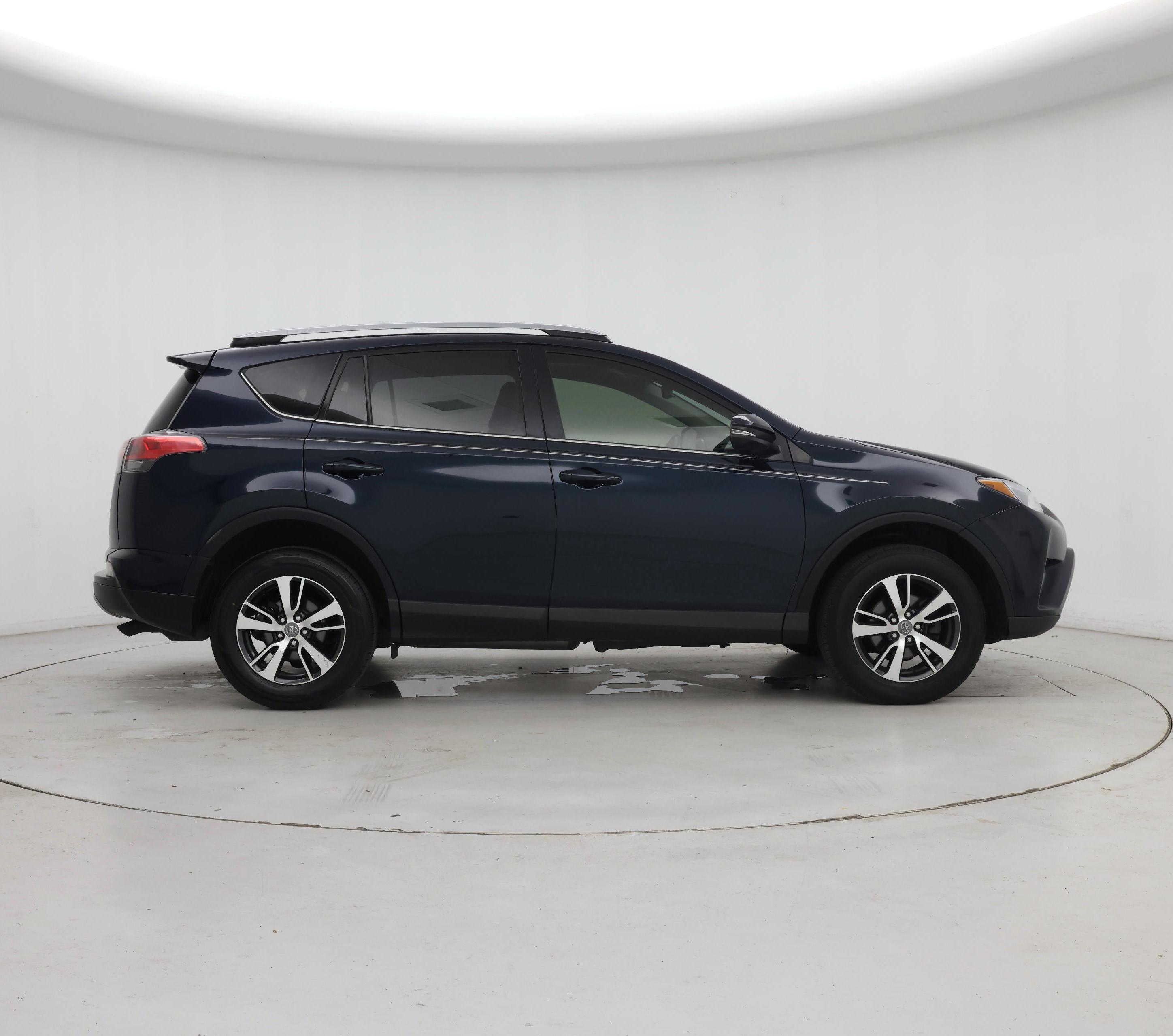 Thumbnail: 2018 Toyota RAV4 - 7