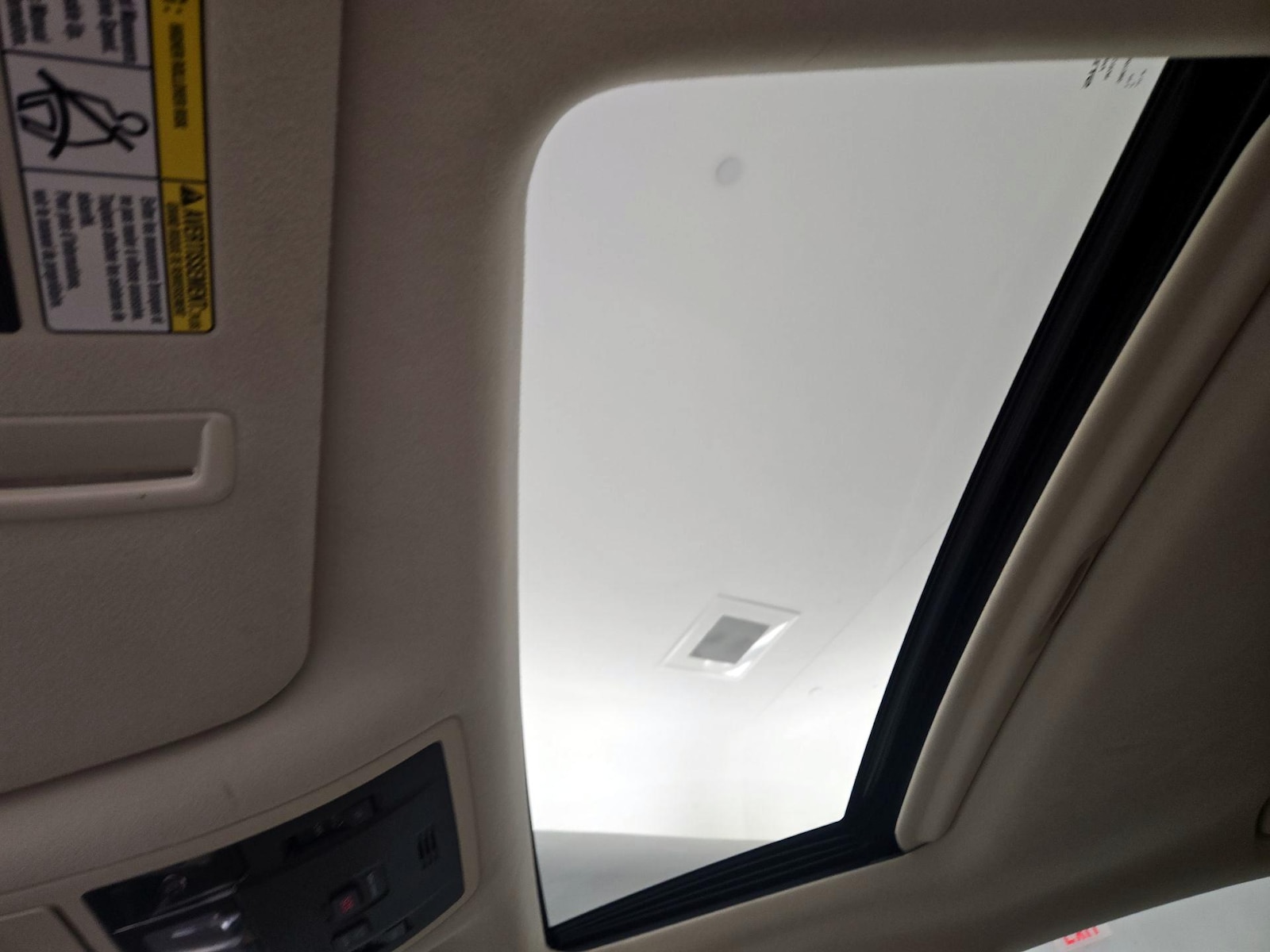 Sunroof(s) & Overhead Airbags