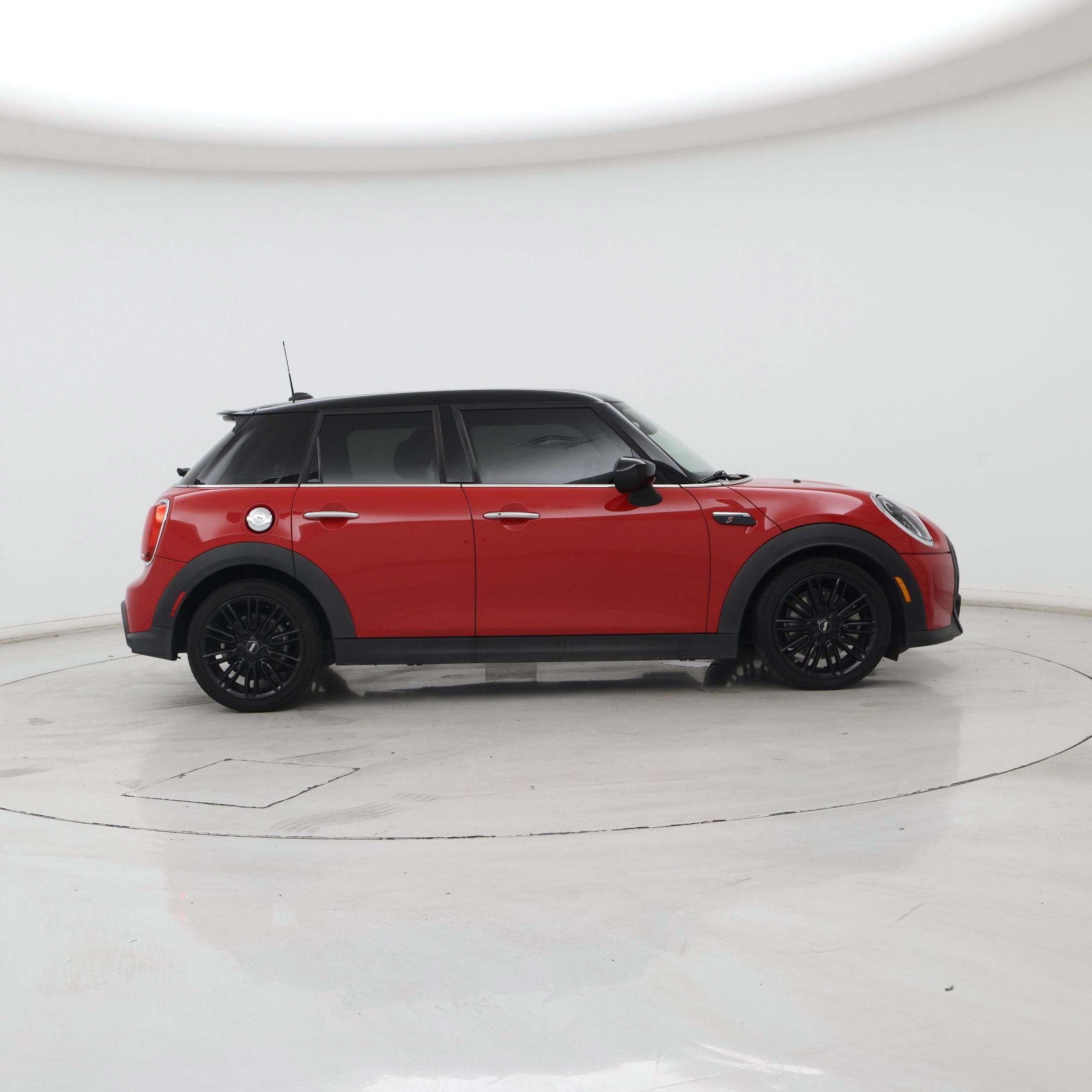 Thumbnail: 2022 MINI Cooper Hardtop - 7