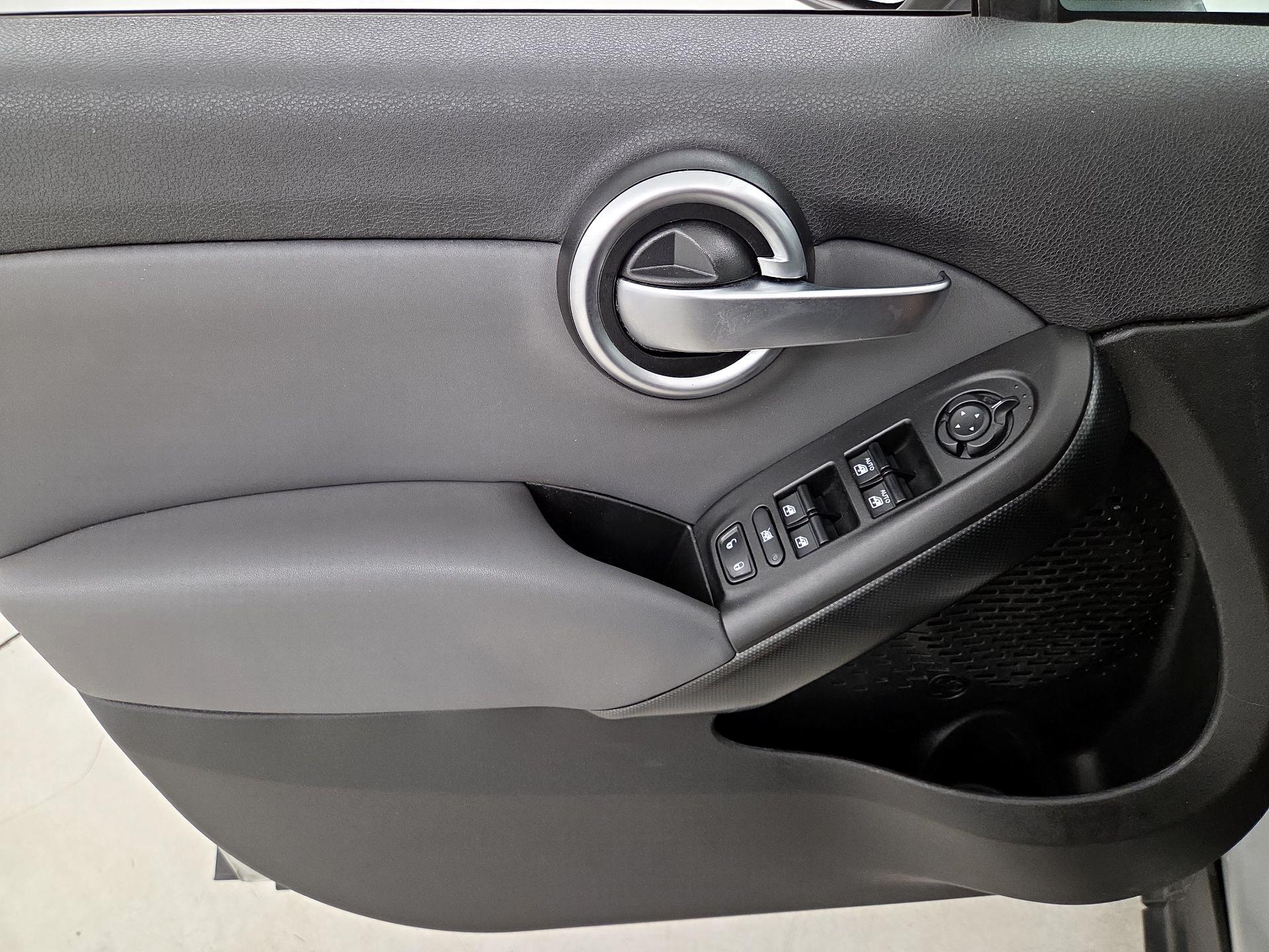 Thumbnail: 2017 Fiat 500X - 12
