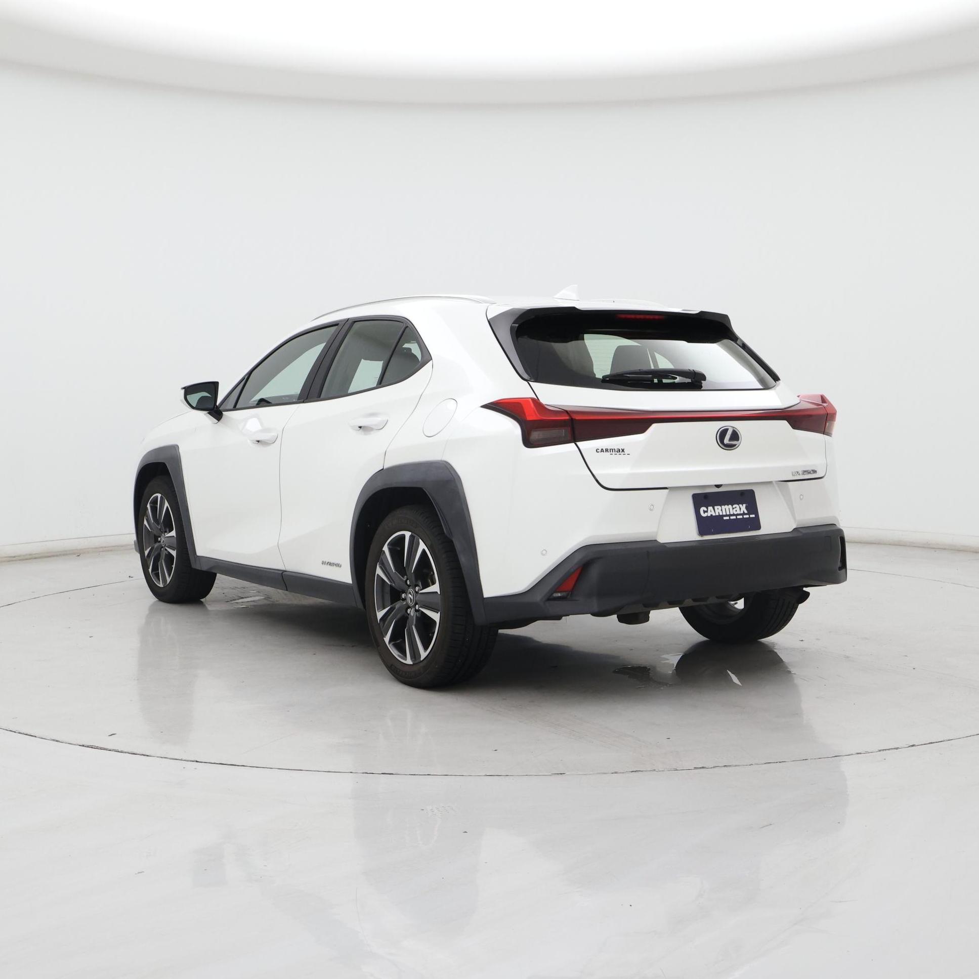 Thumbnail: 2020 Lexus UX - 2